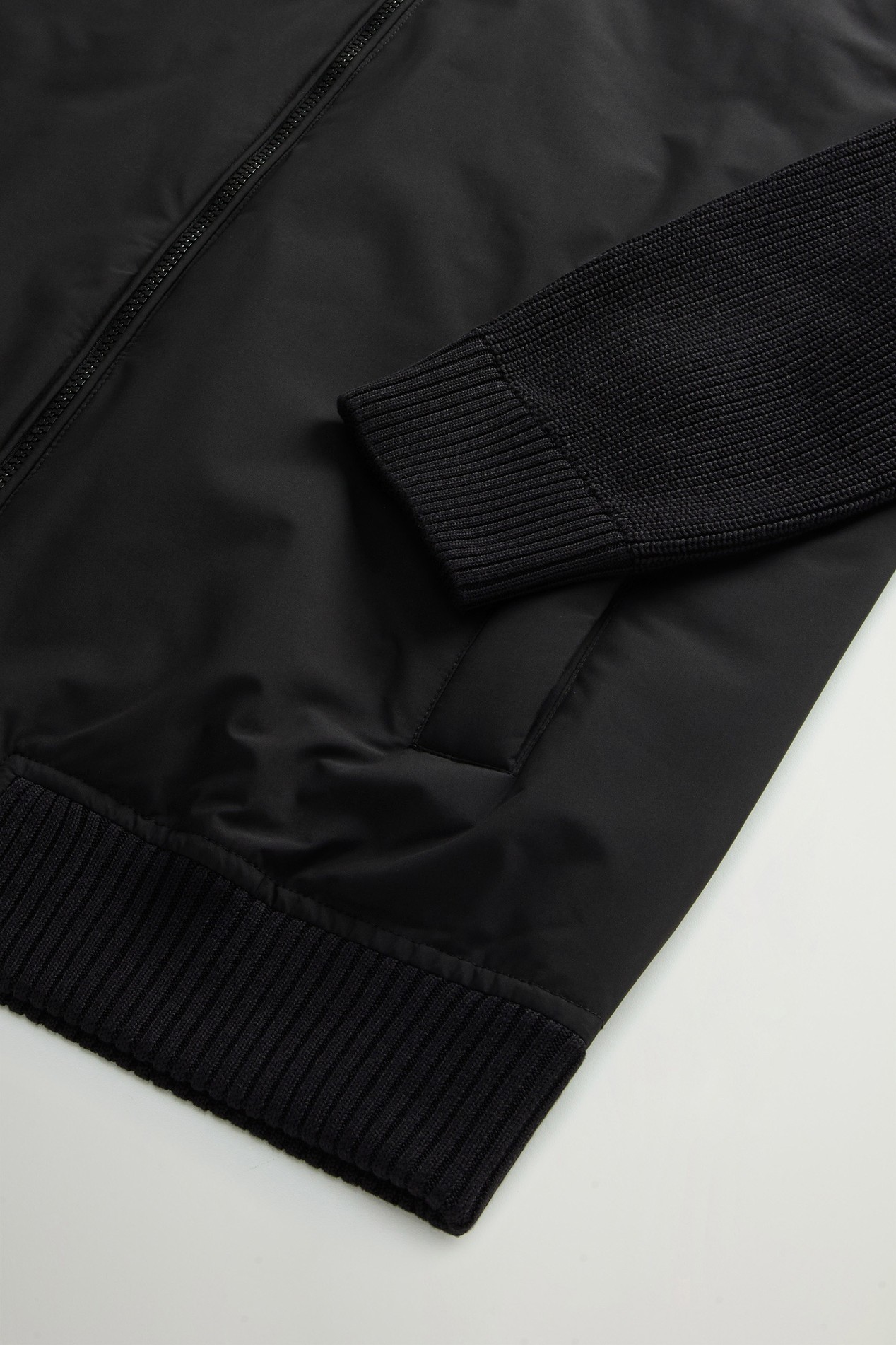 Hybrid Jacket in Cloud Poly Black photo 7 | Woolrich