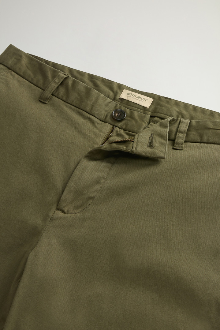 Garment-Dyed Stretch Cotton Twill Chinos Green photo 2 | Woolrich