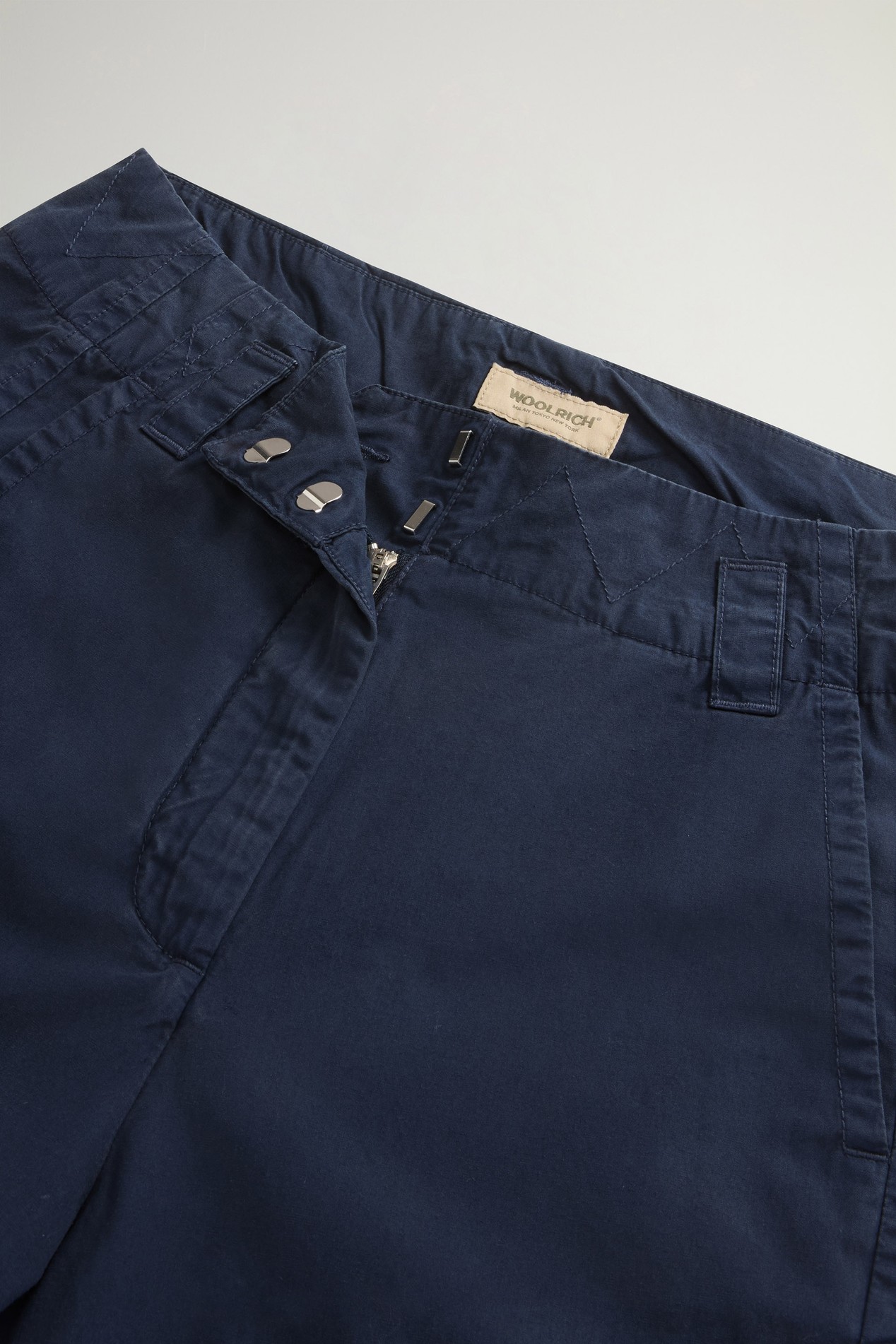 Garment-Dyed Carrot Pants in Pure Cotton Poplin Blue photo 4 | Woolrich