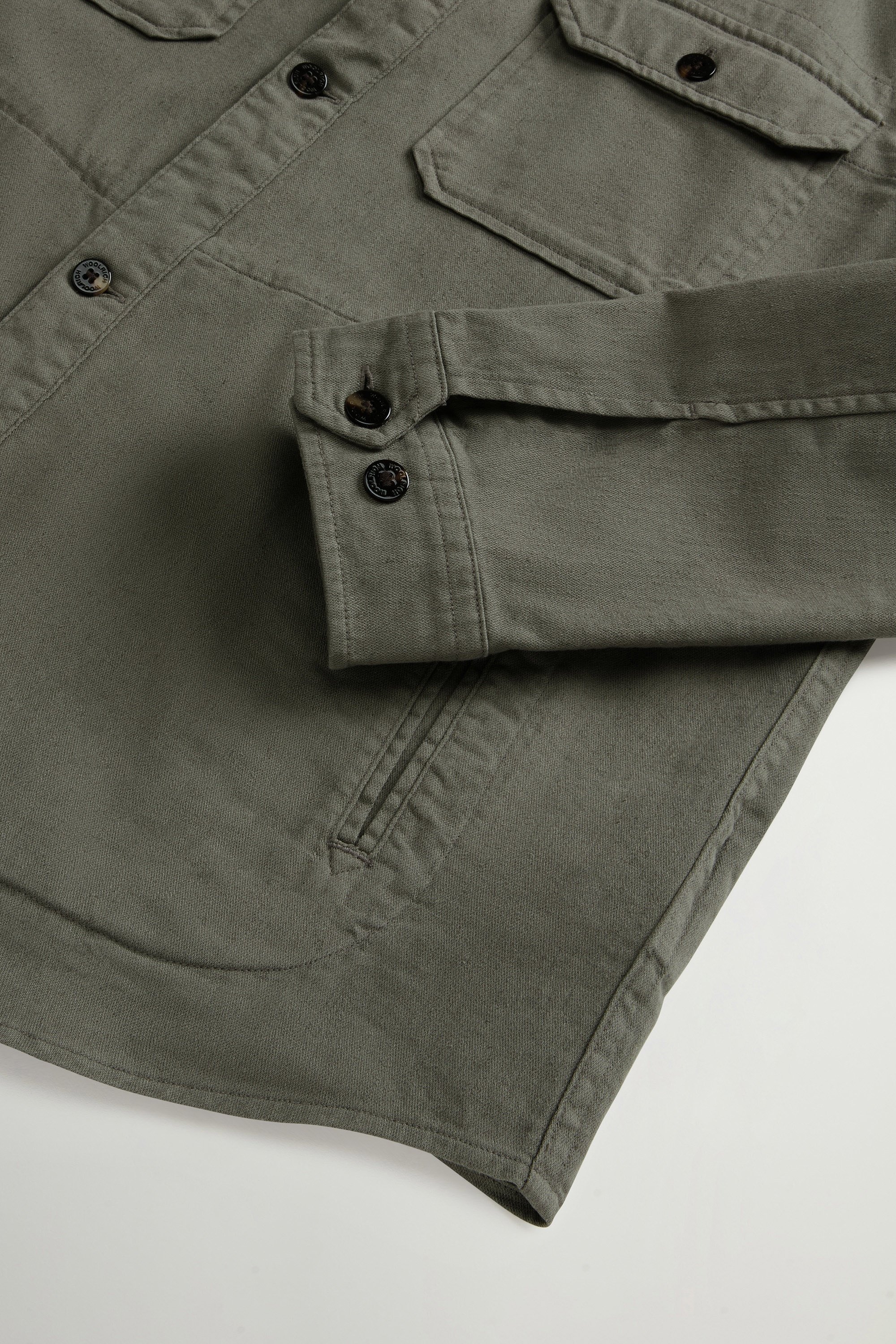 Garment-Dyed Safari Overshirt in Cotton and Linen Blend Green photo 7 | Woolrich