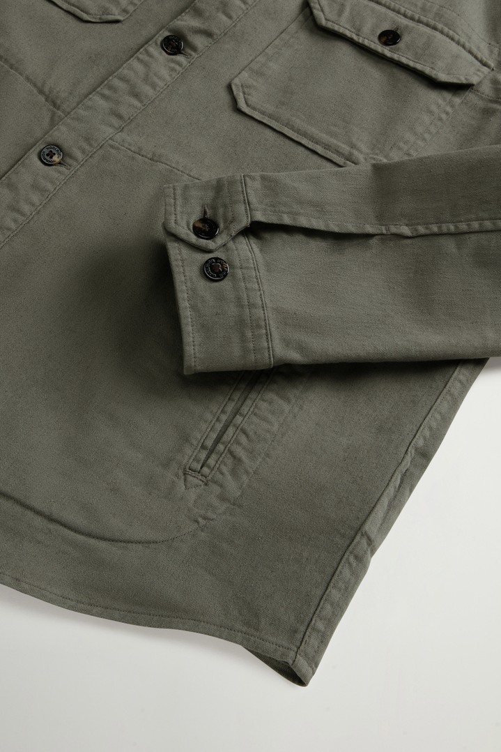 Garment-Dyed Safari Overshirt in Cotton and Linen Blend Green photo 7 | Woolrich