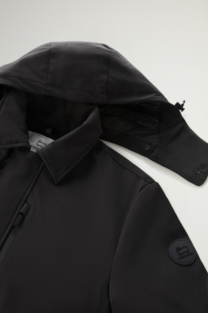 Barrow Mac Coat in Tech Softshell Black photo 3 | Woolrich