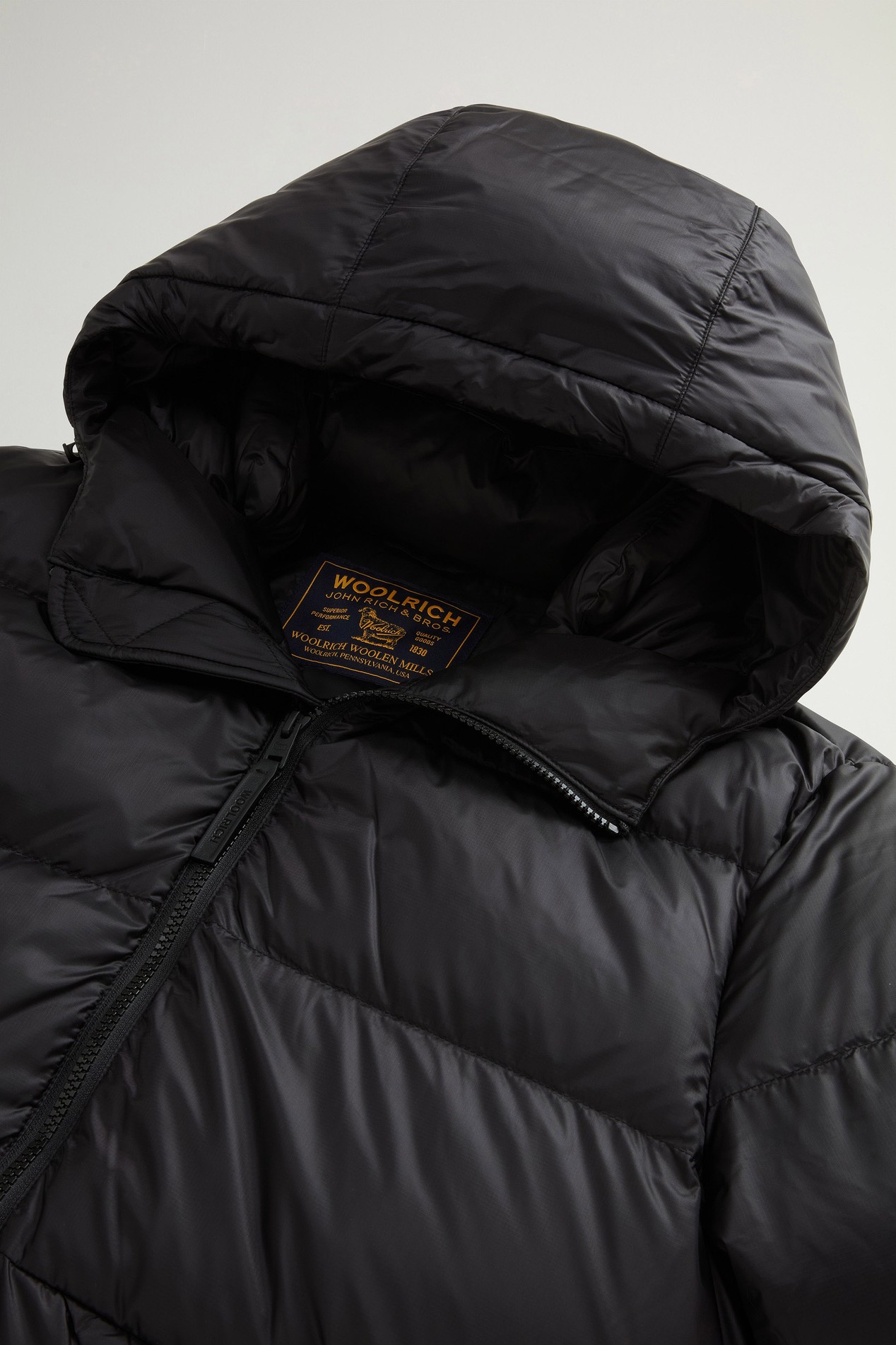 Quilted down jacket in recycled Pertex® Quantum fabric with hood Black photo 6 | Woolrich