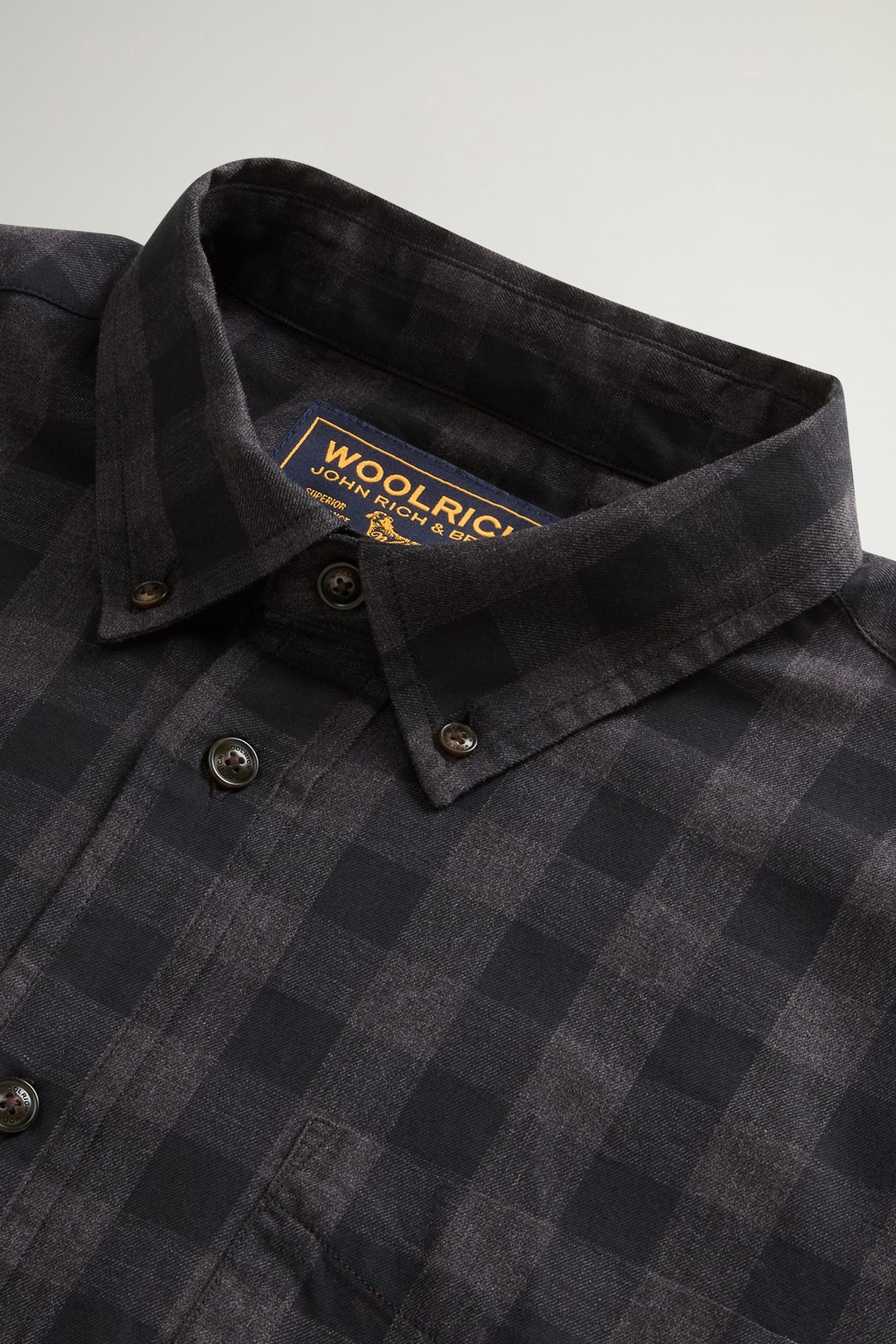 Button-Down Checked Shirt in Pure Cotton Flannel Gray photo 6 | Woolrich