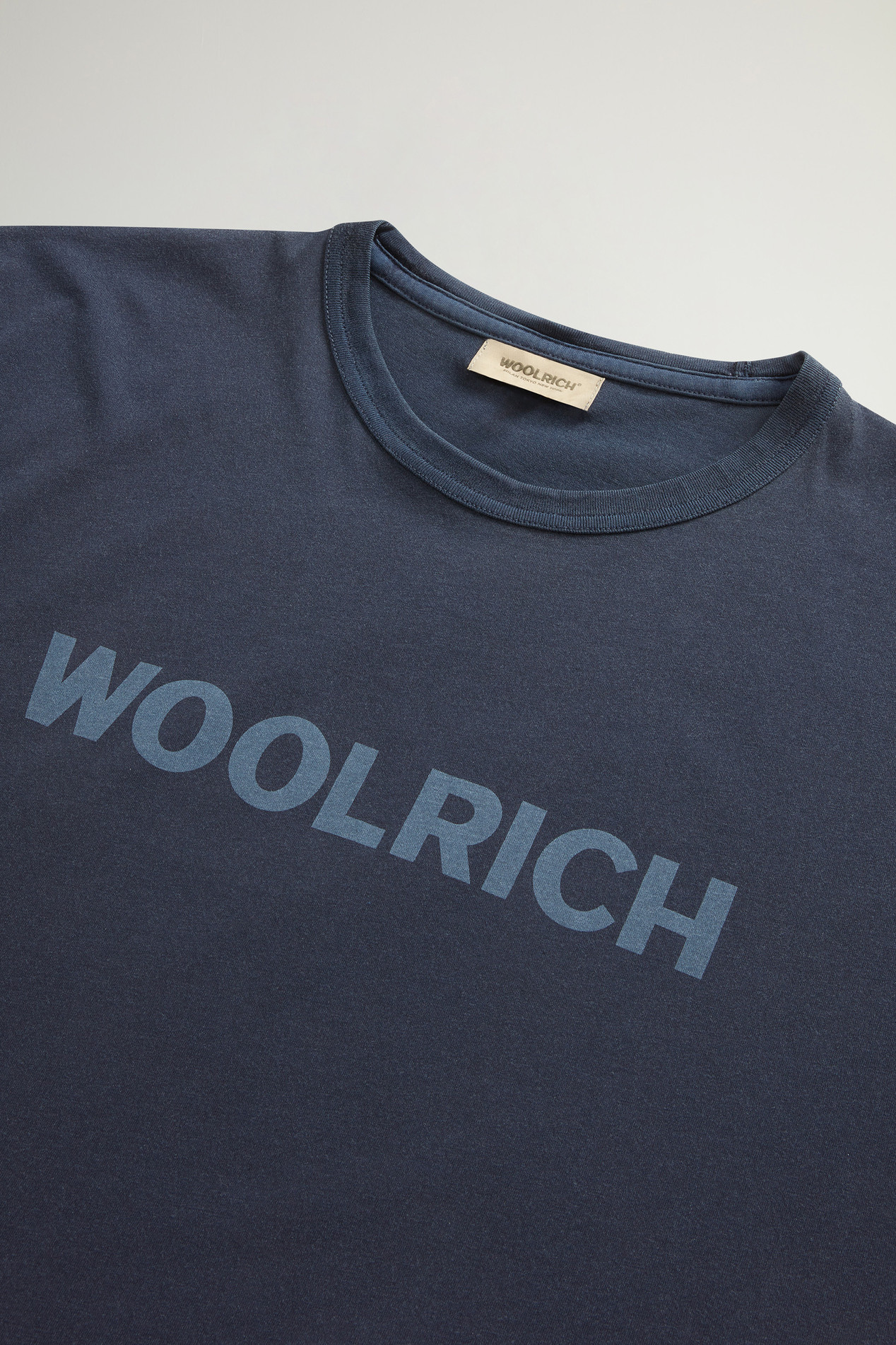 Garment-Dyed T-shirt in Light Pure Cotton Blue photo 2 | Woolrich