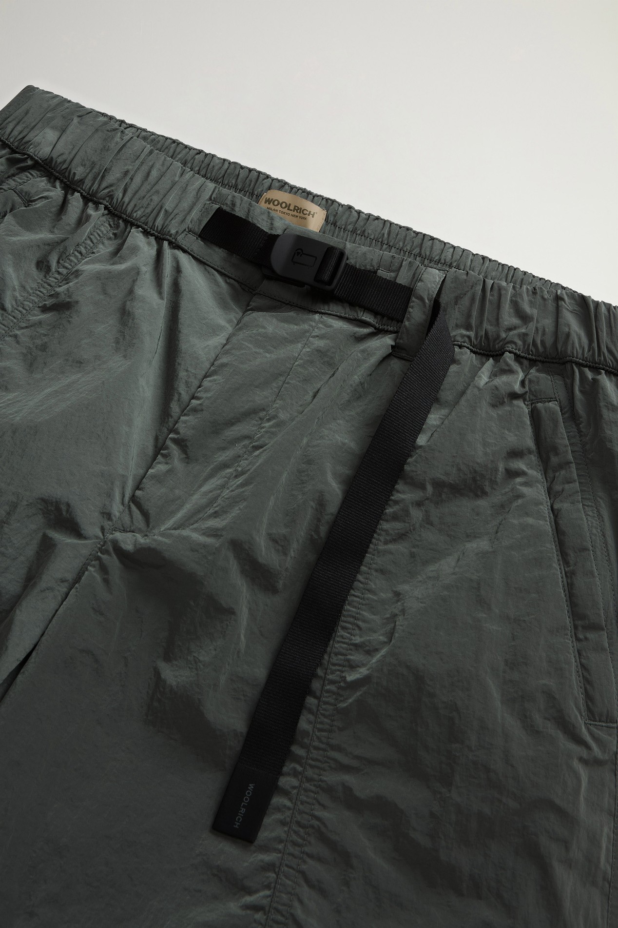 SHINY NYLON SHORTS Green photo 4 | Woolrich