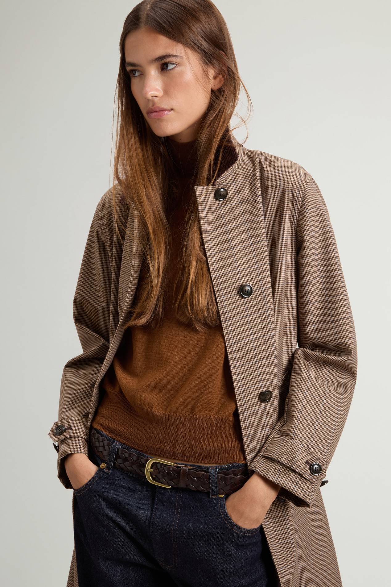 Coat in Yarn-Dyed Three-Layered Fabric with Removable Hood Brown photo 4 | Woolrich