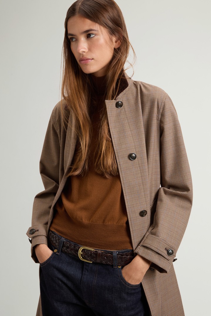 Coat in Yarn-Dyed Three-Layered Fabric with Removable Hood Brown photo 4 | Woolrich