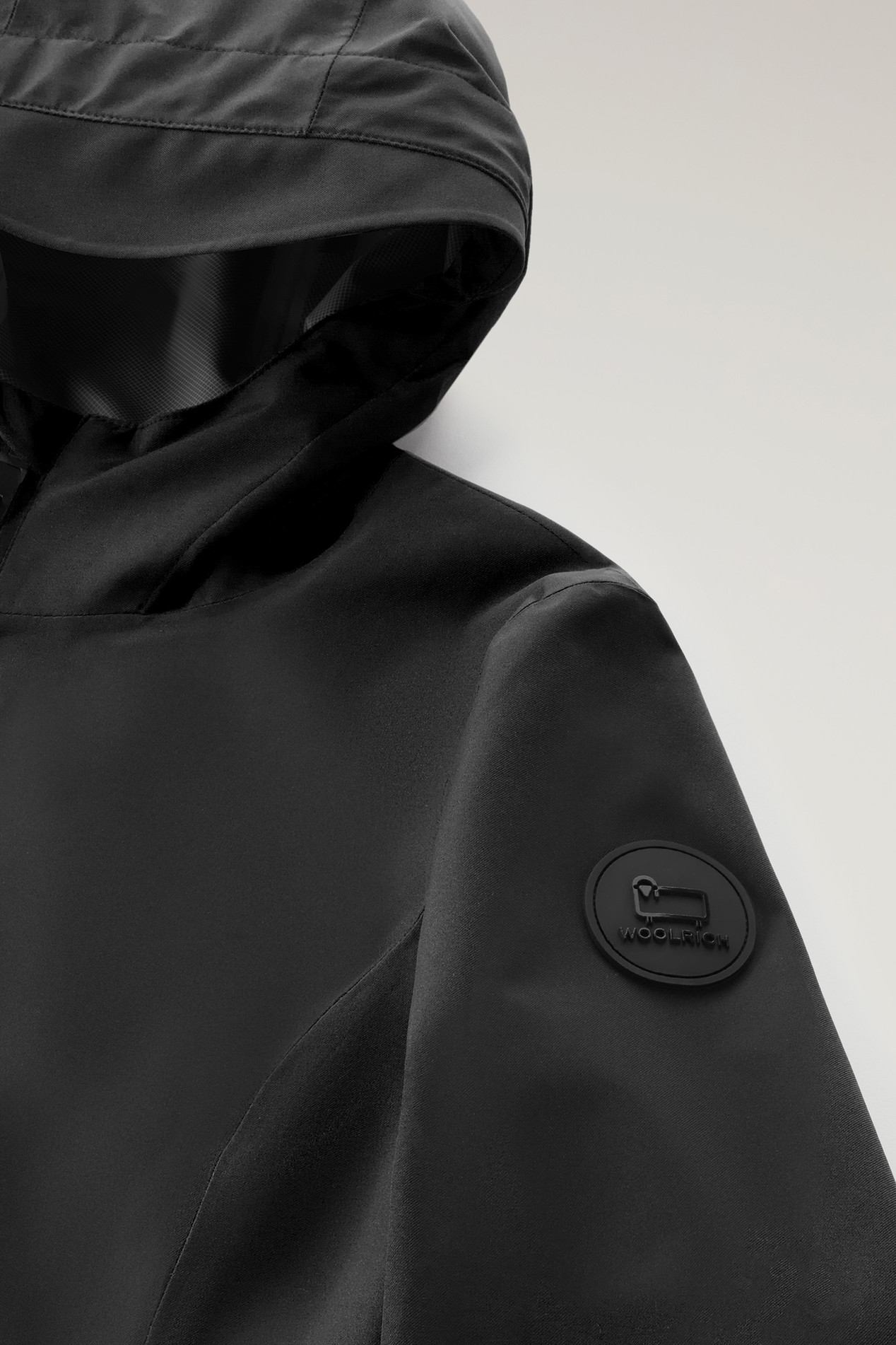 Waterproof Leavitt Lightweight Parka with Hood Black photo 3 | Woolrich