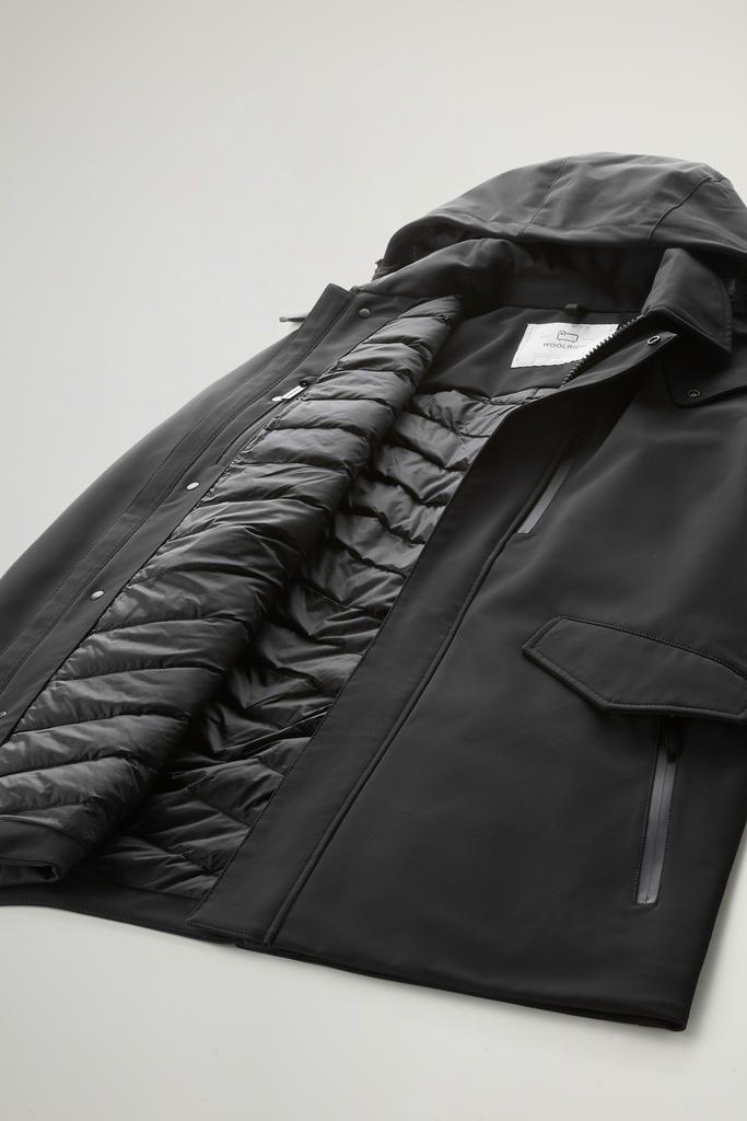 Barrow Mac Coat in Tech Softshell Black photo 6 | Woolrich