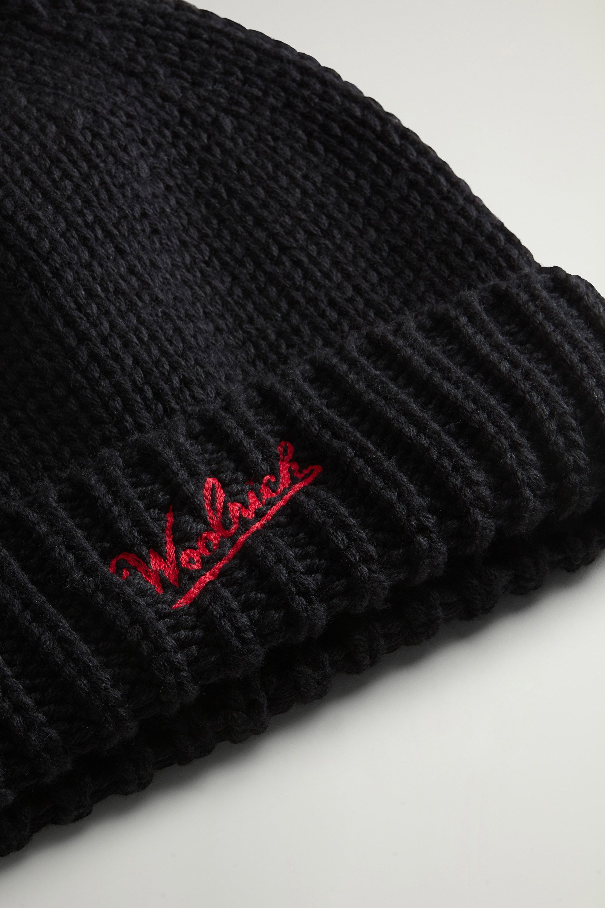 Boys' Beanie in Pure Merino Virgin Wool with Logo Black photo 3 | Woolrich