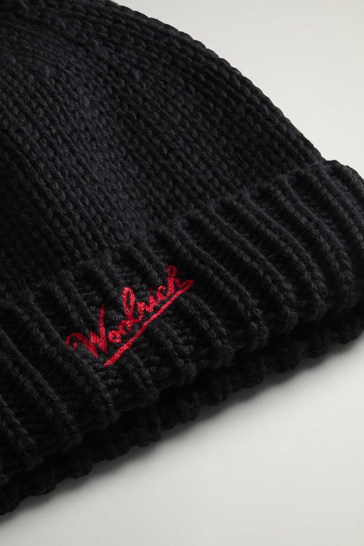 Boys' Beanie in Pure Merino Virgin Wool with Logo Black photo 3 | Woolrich