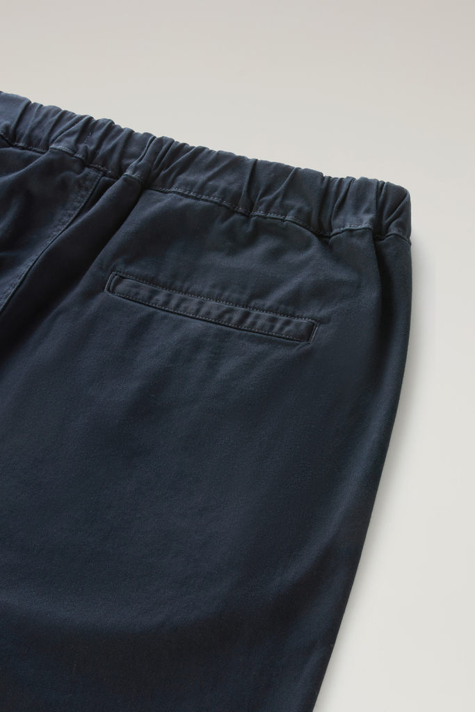Garment-Dyed Chino Shorts in Stretch Cotton Blue photo 4 | Woolrich