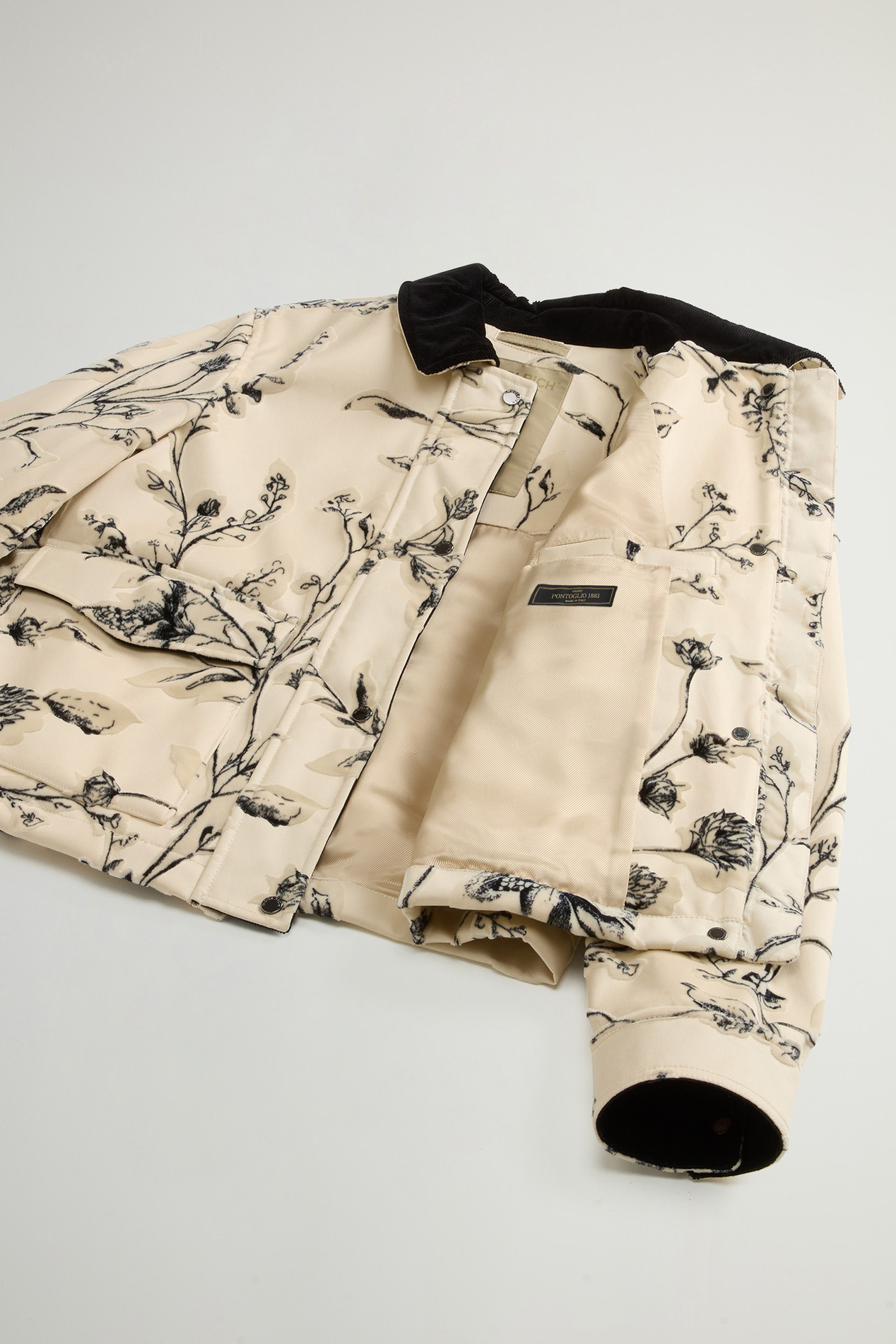 Pontoglio Velvet Jacket with Raised Pattern Beige photo 8 | Woolrich