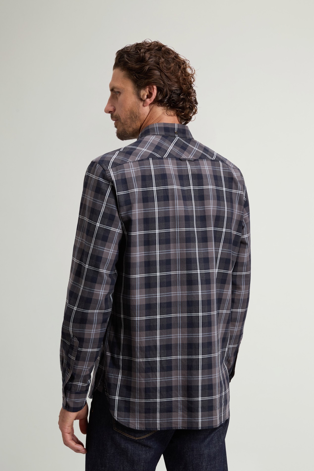 Button-Down Checked Shirt in Pure Cotton Flannel Gray photo 3 | Woolrich