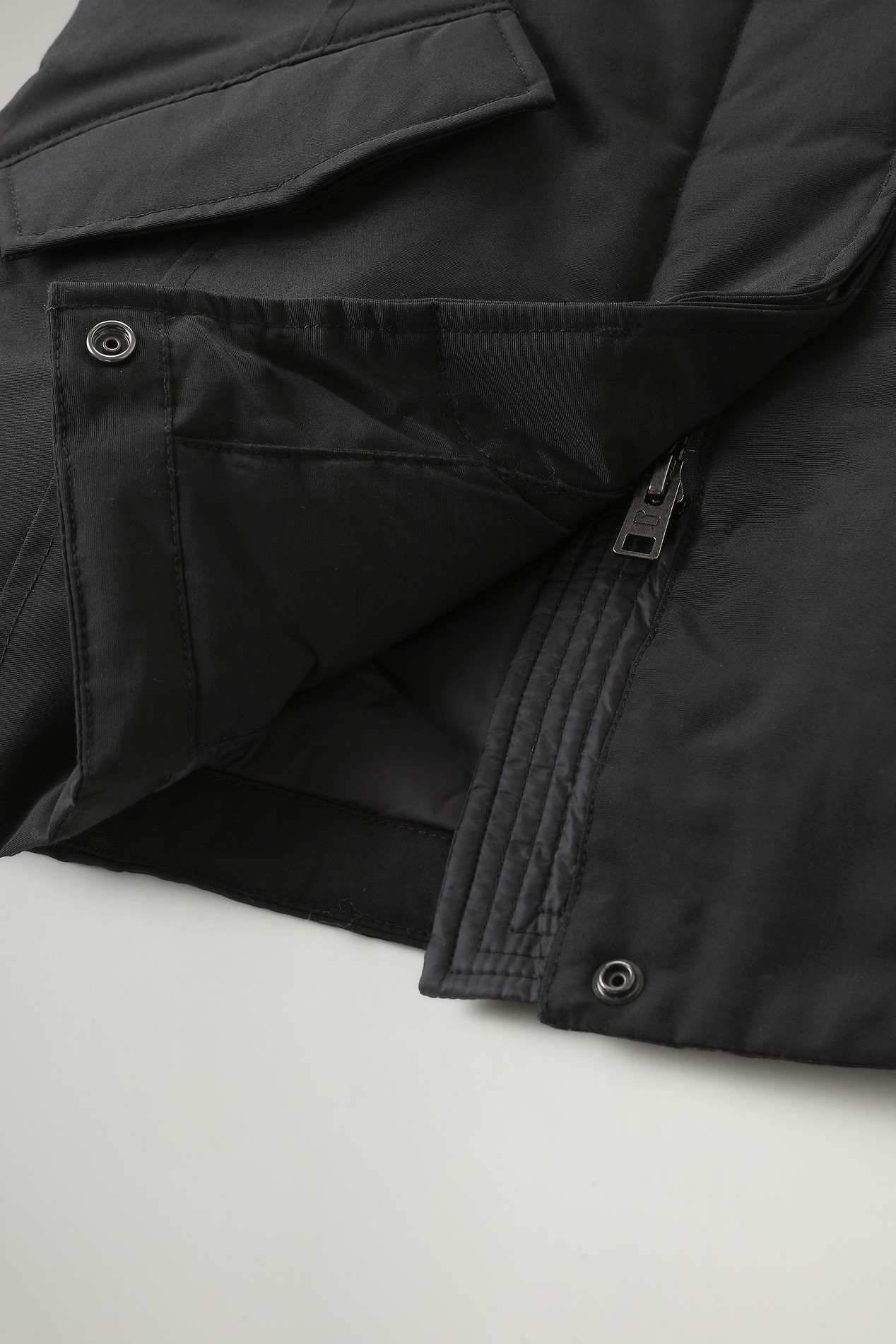 Girls' Arctic Parka Cloth in Ramar Black photo 5 | Woolrich