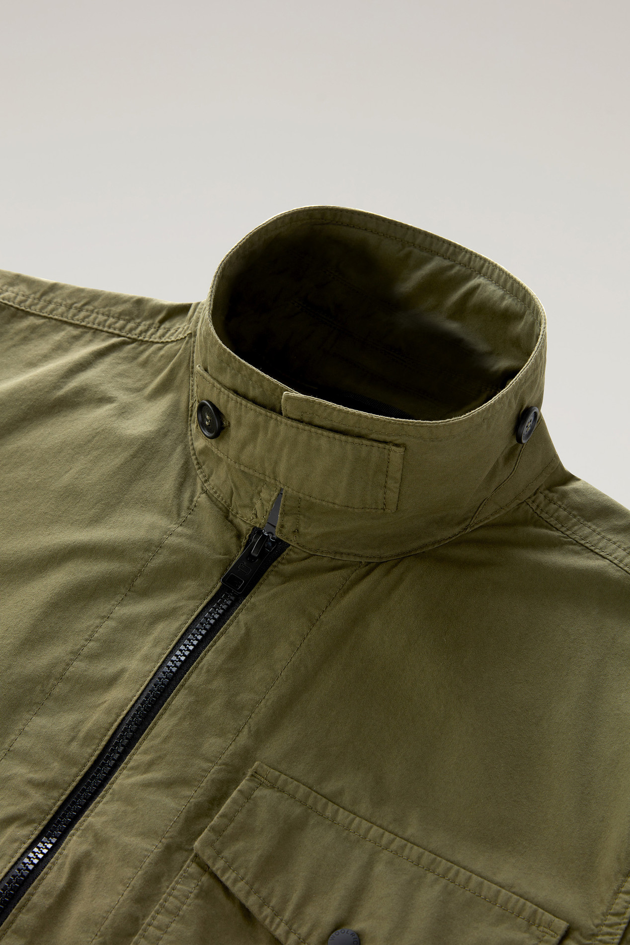 Garment-Dyed Overshirt in Pure Cotton Green photo 3 | Woolrich