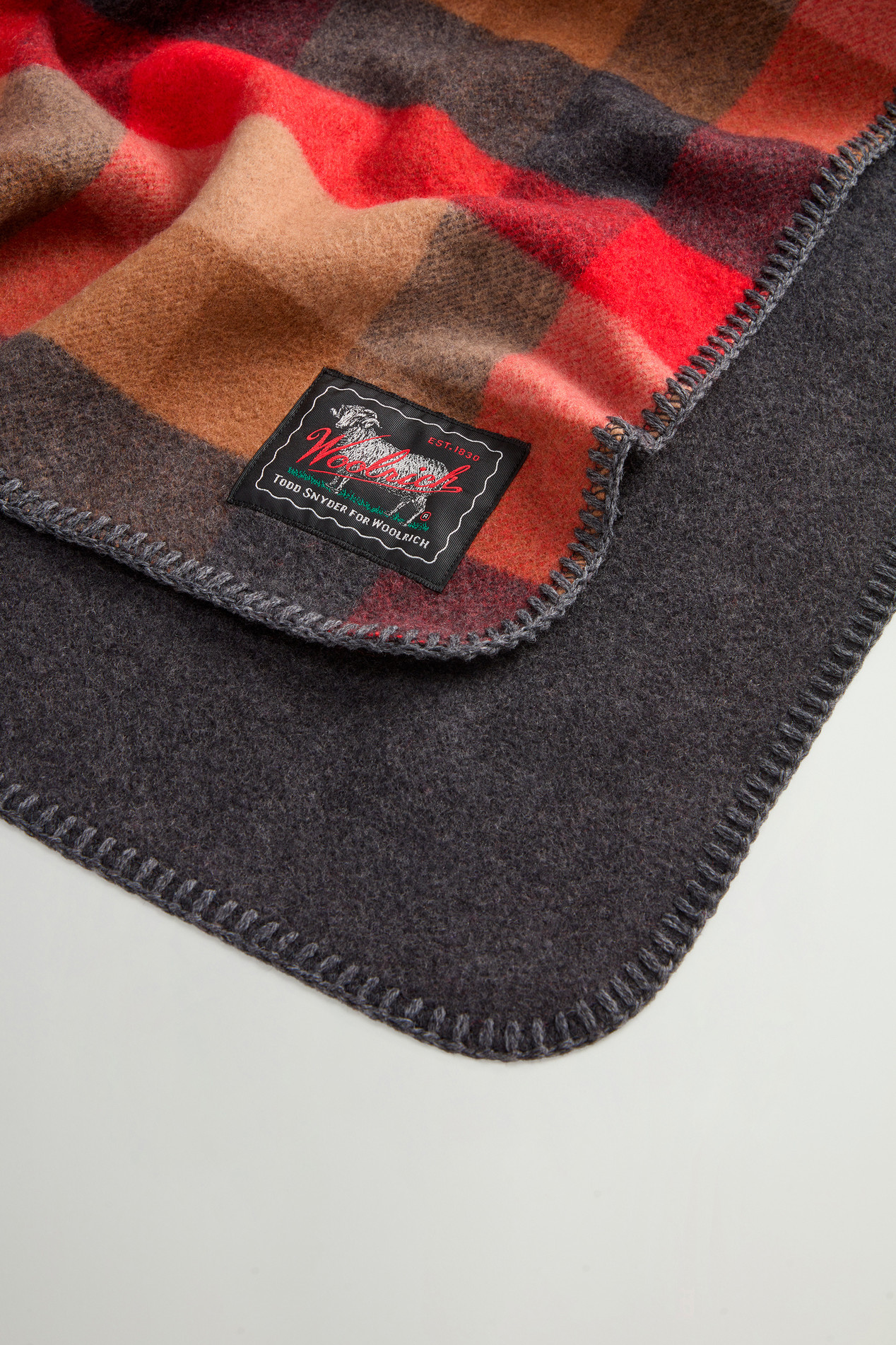 Pure Cashmere Blanket with Checked Pattern by Todd Snyder Multicolor photo 3 | Woolrich