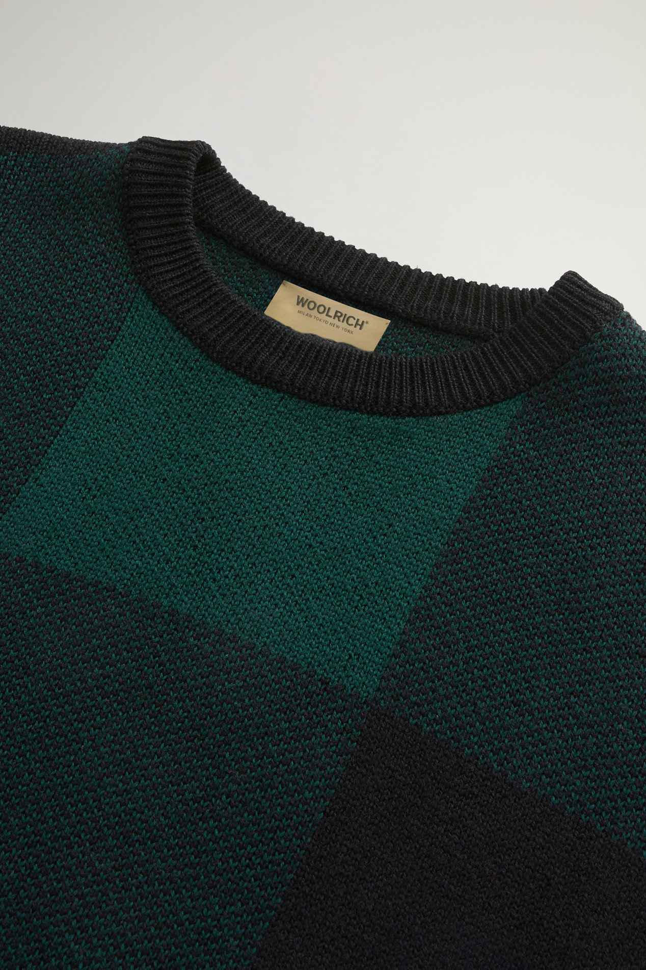Checked Crewneck Sweater in Pure Merino Virgin Wool Green photo 2 | Woolrich