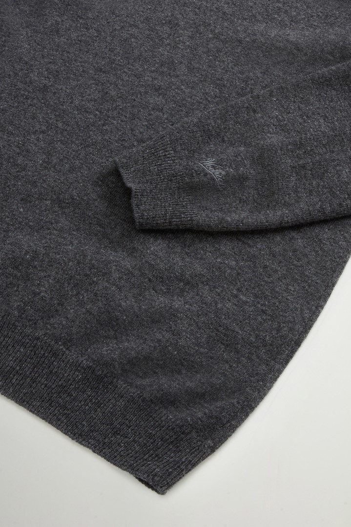 Trui van zuivere scheerwol met V-hals Grijs photo 2 | Woolrich