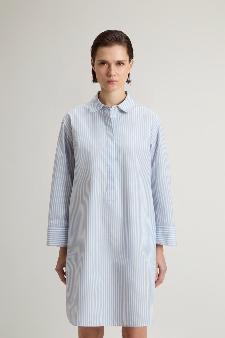 Gestreiftes Kleid aus Popeline aus reiner Baumwolle mit Henley-Kragen Blau photo 1 | Woolrich