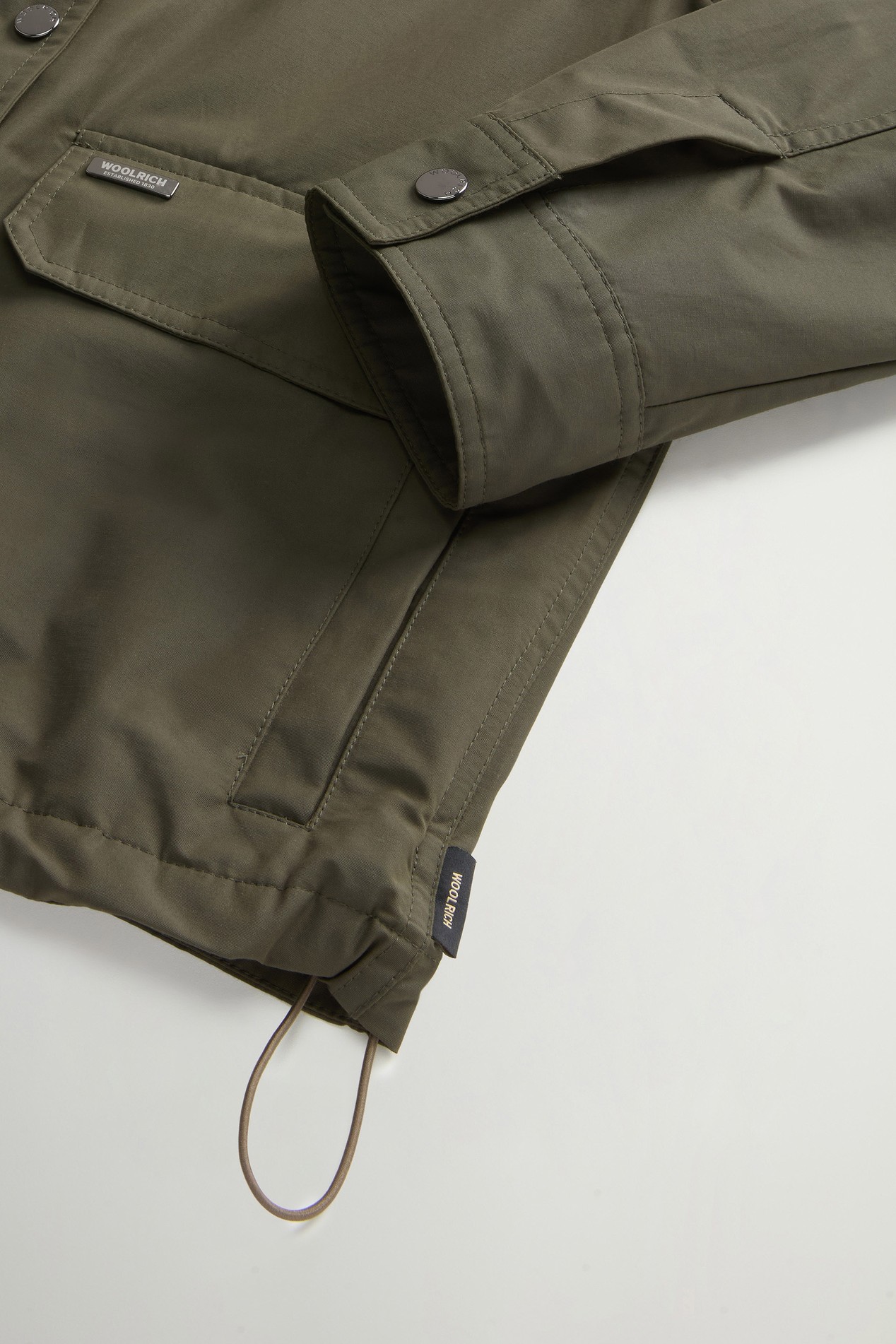 Dundee Jacket in Superwax Cotton Green photo 7 | Woolrich