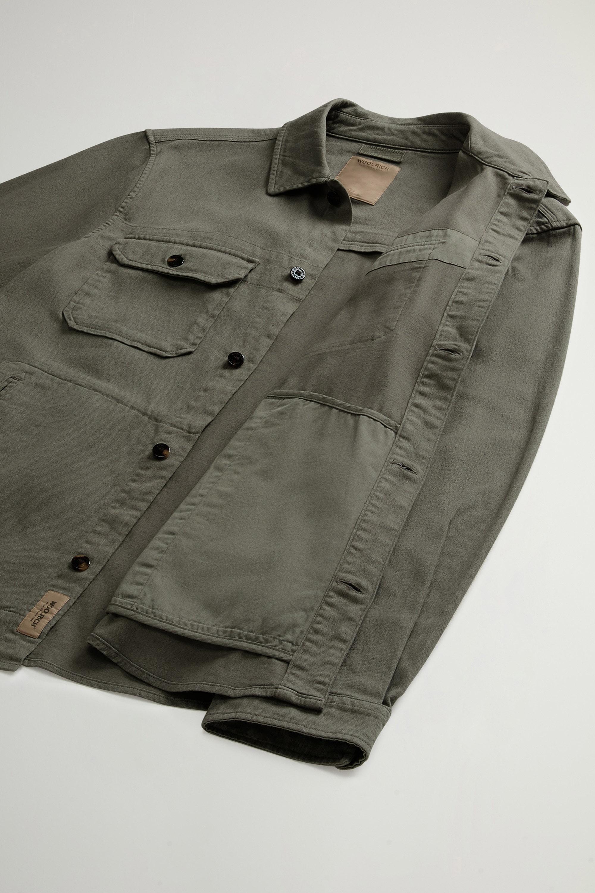 Garment-Dyed Safari Overshirt in Cotton and Linen Blend Green photo 8 | Woolrich