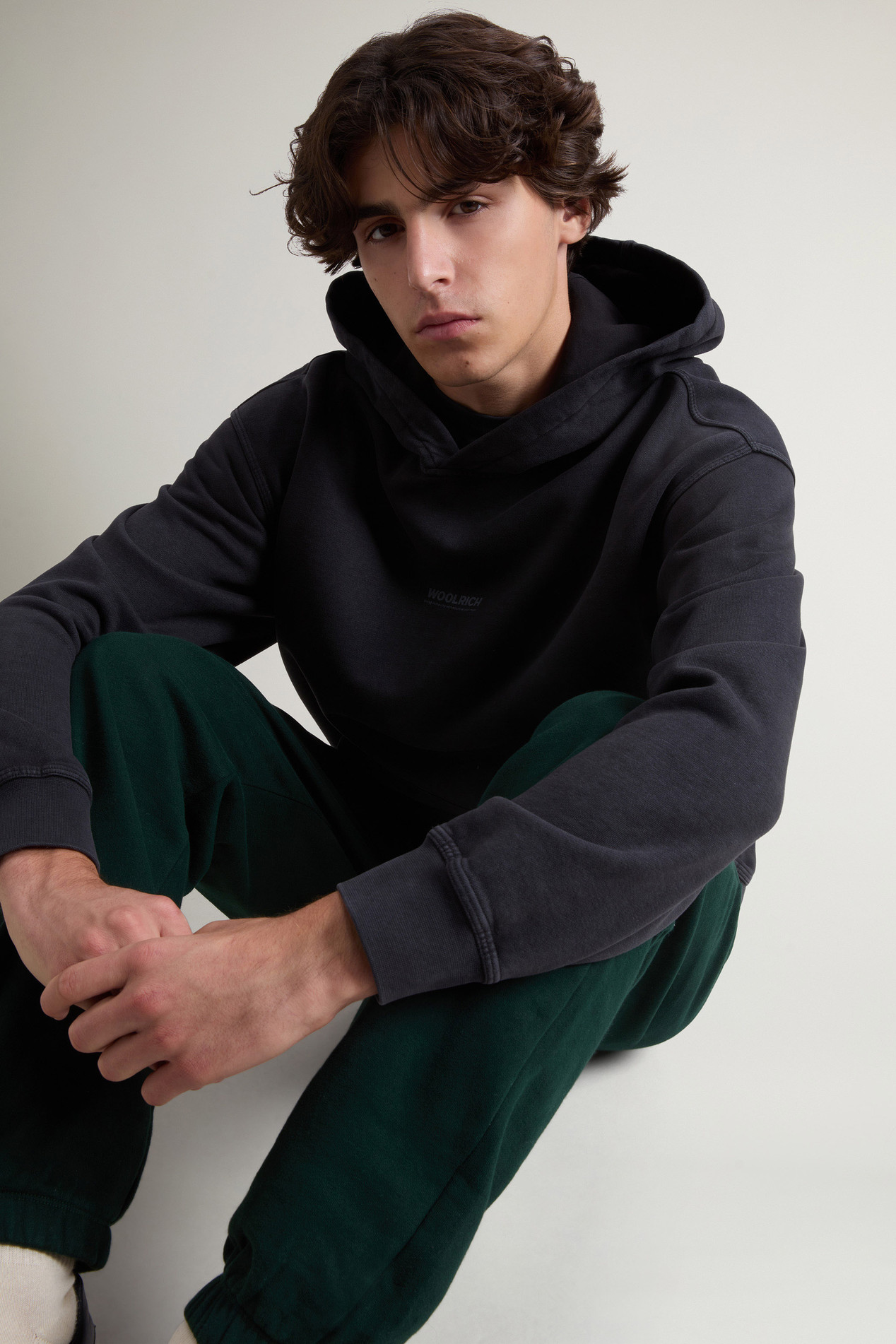 Teen Boys’ Garment-Dyed Pure Cotton Hoodie with Rear Print Black photo 4 | Woolrich