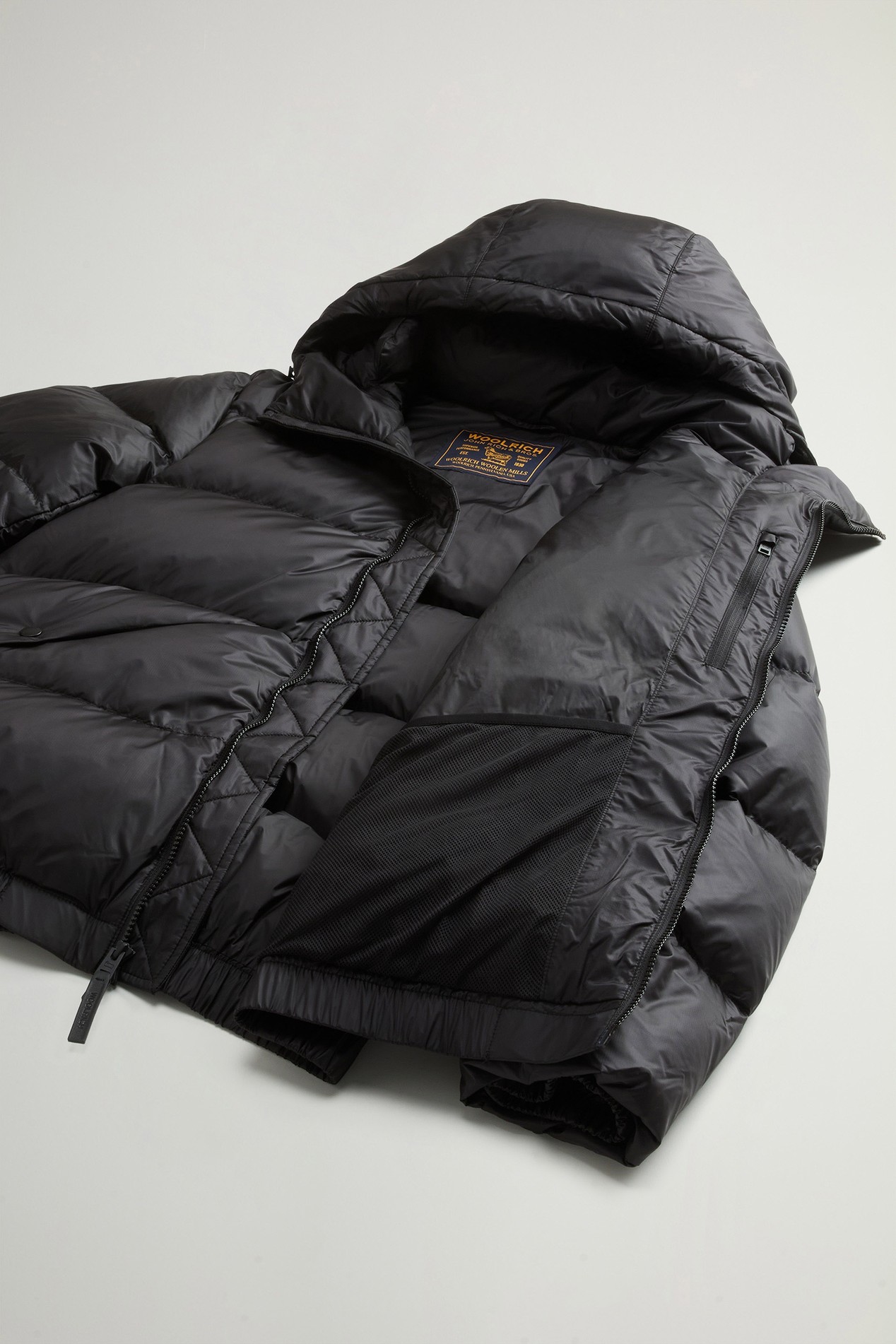 Quilted down jacket in recycled Pertex® Quantum fabric with hood Black photo 8 | Woolrich