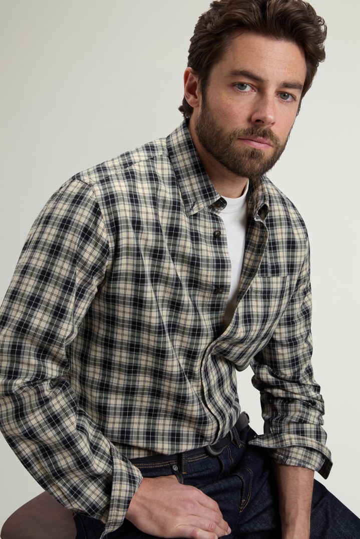 Button-Down Checked Shirt in Pure Cotton Flannel White photo 4 | Woolrich