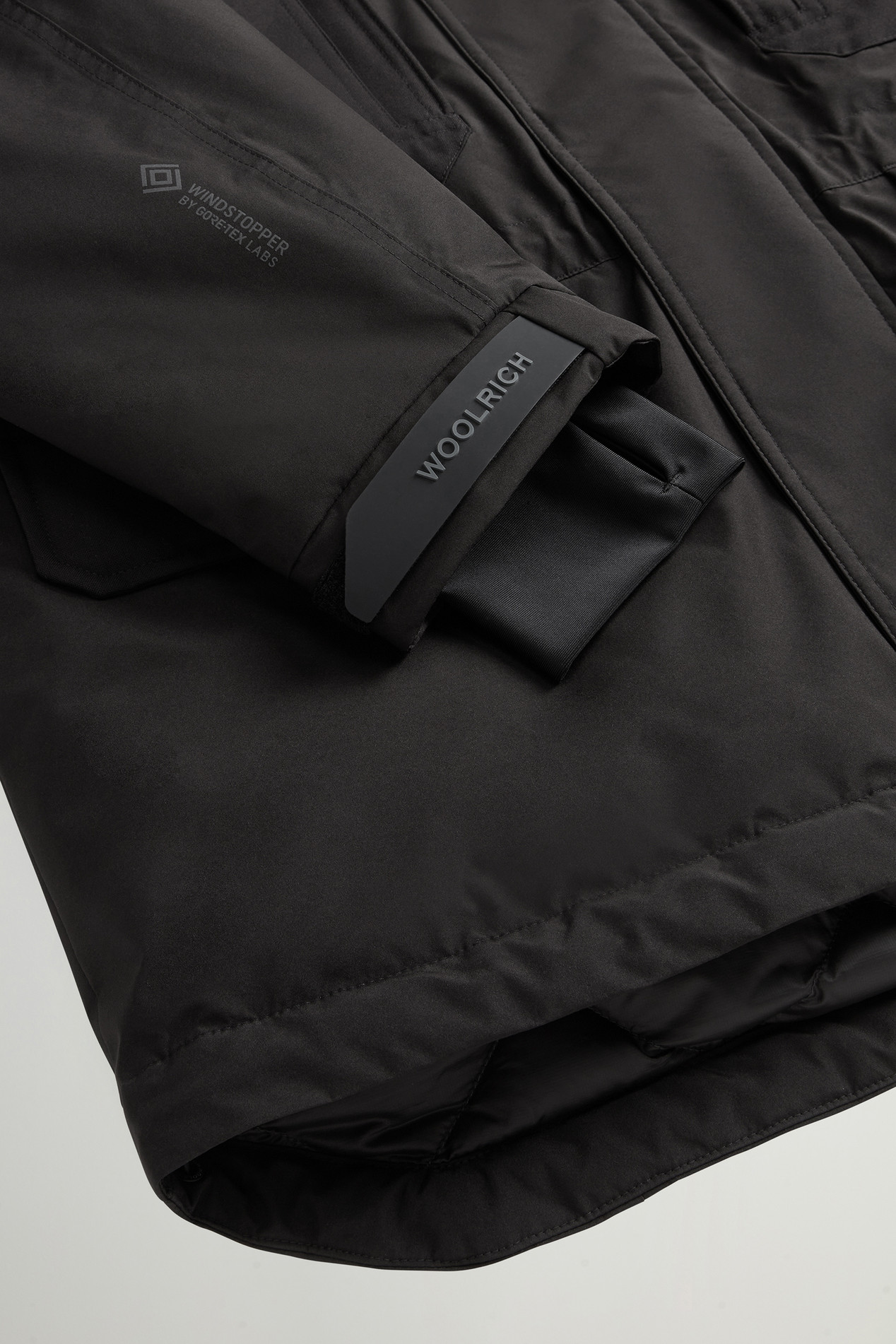 Mountain Jacket in WINDSTOPPER GORE-TEX Black photo 4 | Woolrich