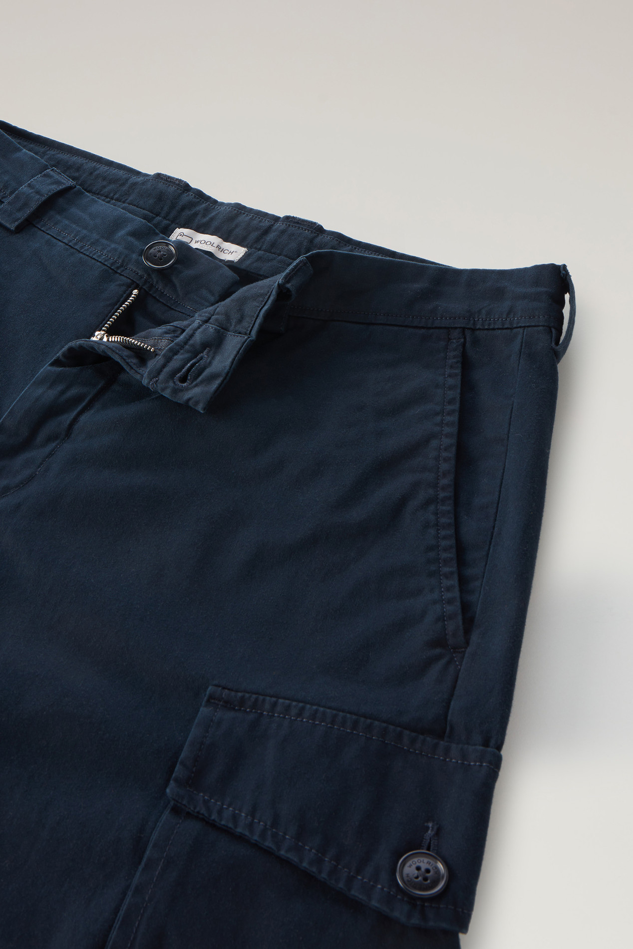 Garment-Dyed Cargo Shorts in Stretch Cotton Blue photo 2 | Woolrich