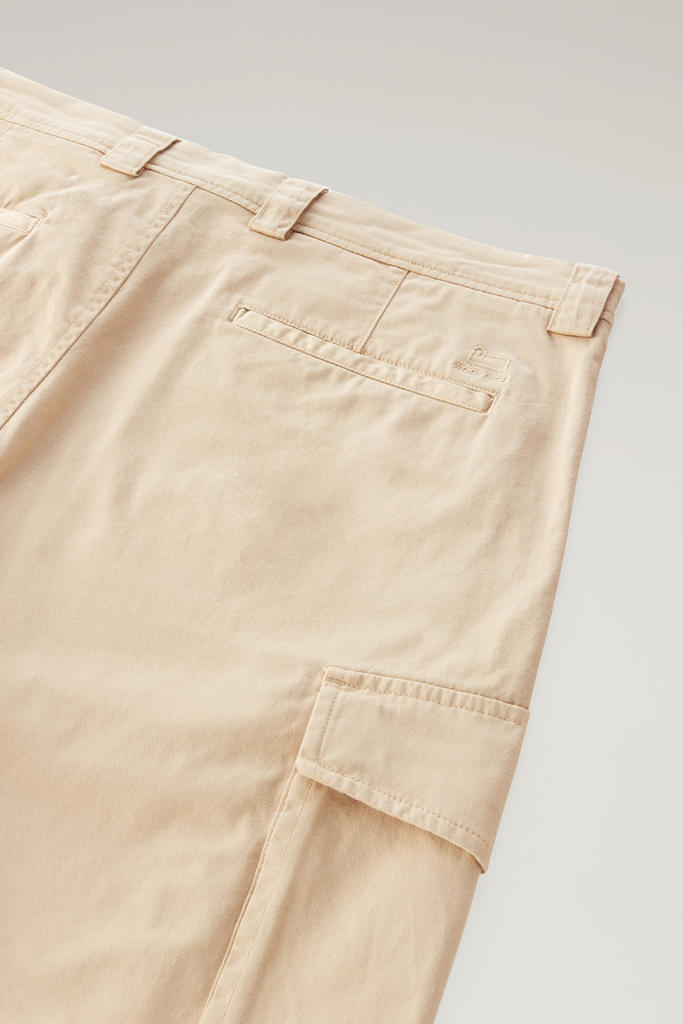 Garment-Dyed Cargo Shorts in Stretch Cotton Beige photo 4 | Woolrich