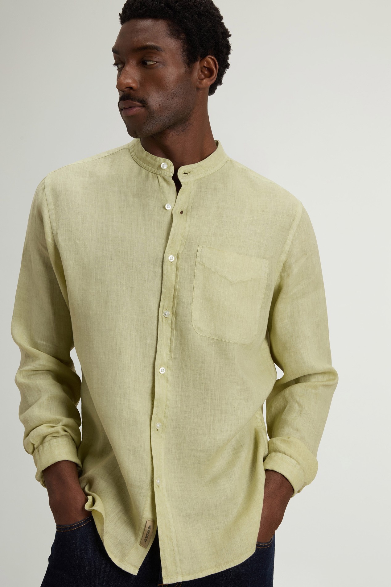 BAND COLLAR LINEN SHIRT Green photo 4 | Woolrich