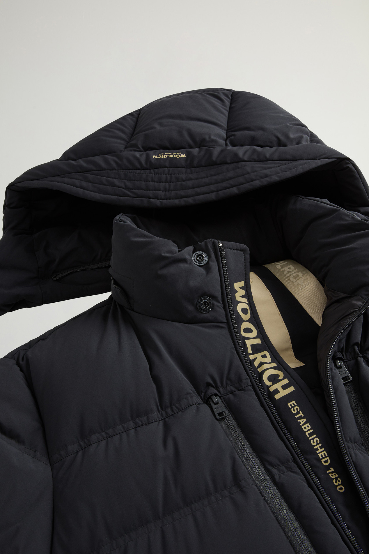 MATT STRETCH PUFFER JACKET Black photo 7 | Woolrich