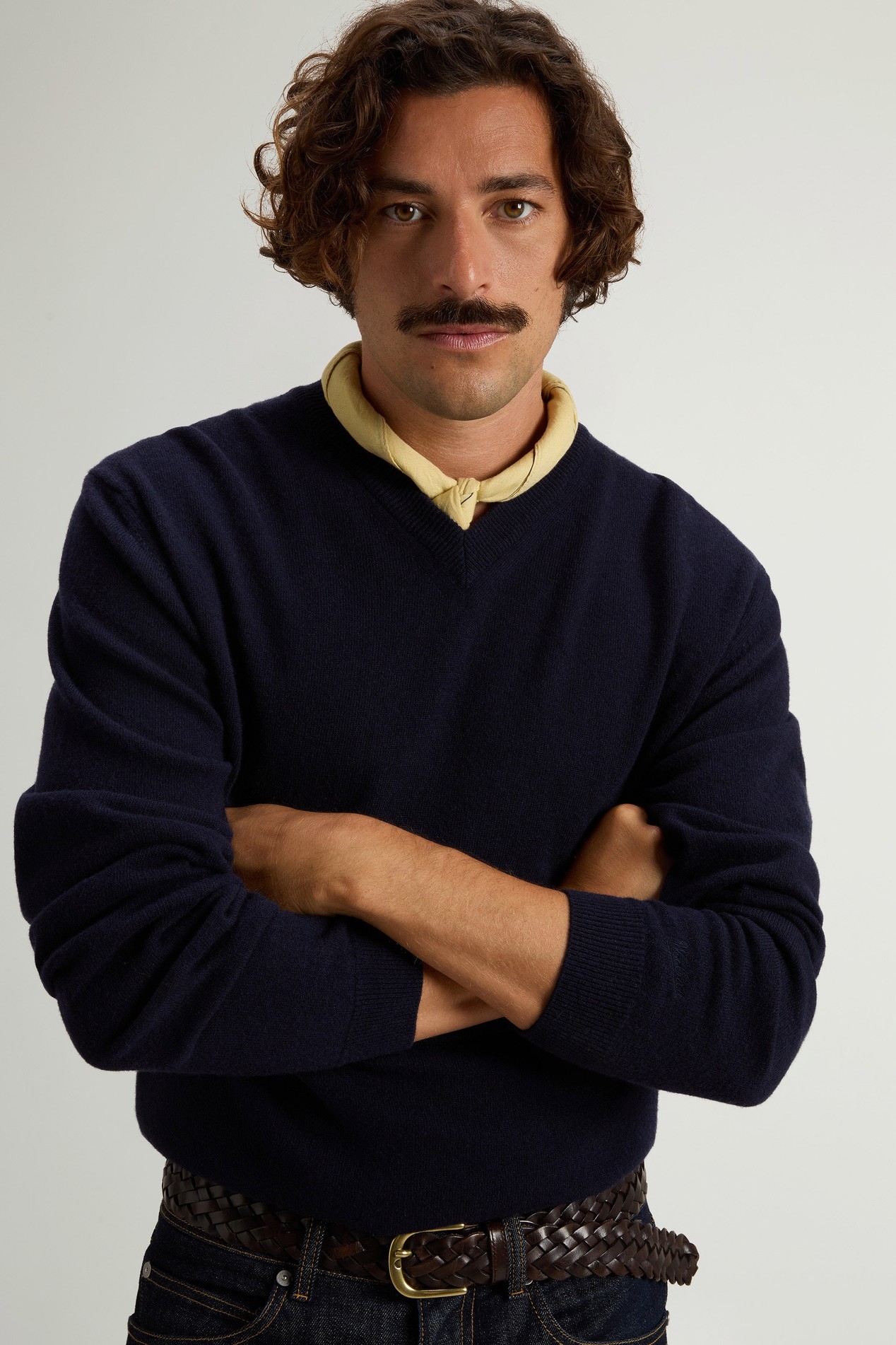 V-Neck Sweater in Pure Virgin Wool Blue photo 4 | Woolrich