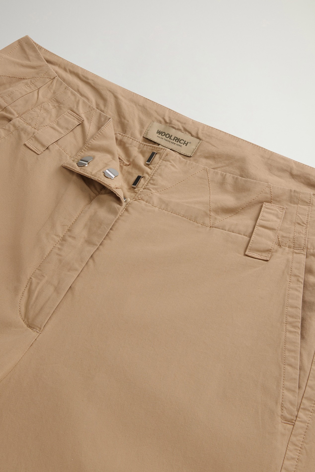 Garment-Dyed Carrot Pants in Pure Cotton Poplin Beige photo 4 | Woolrich