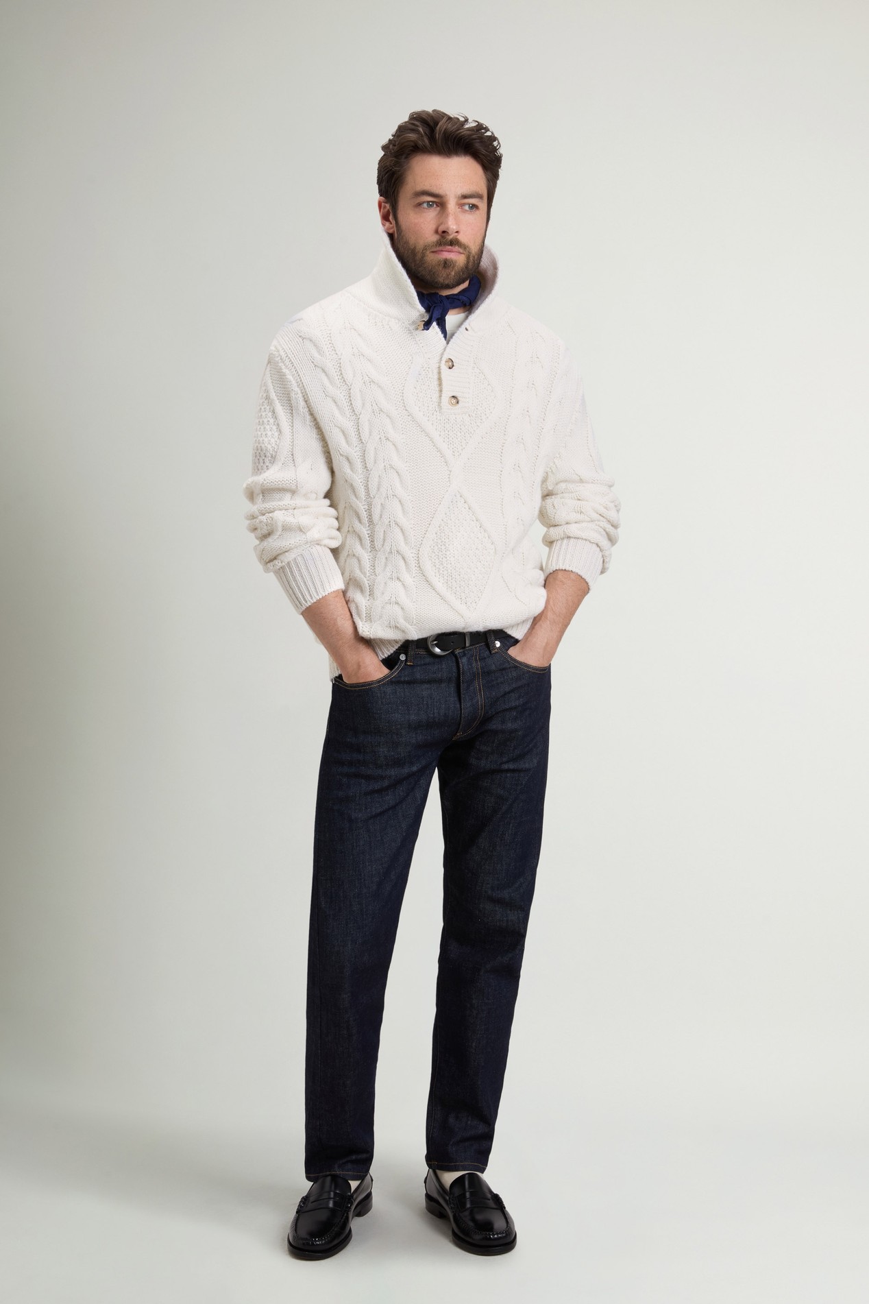 ALPACA BLEND CABLE SHAWL NECK GG4 White photo 2 | Woolrich