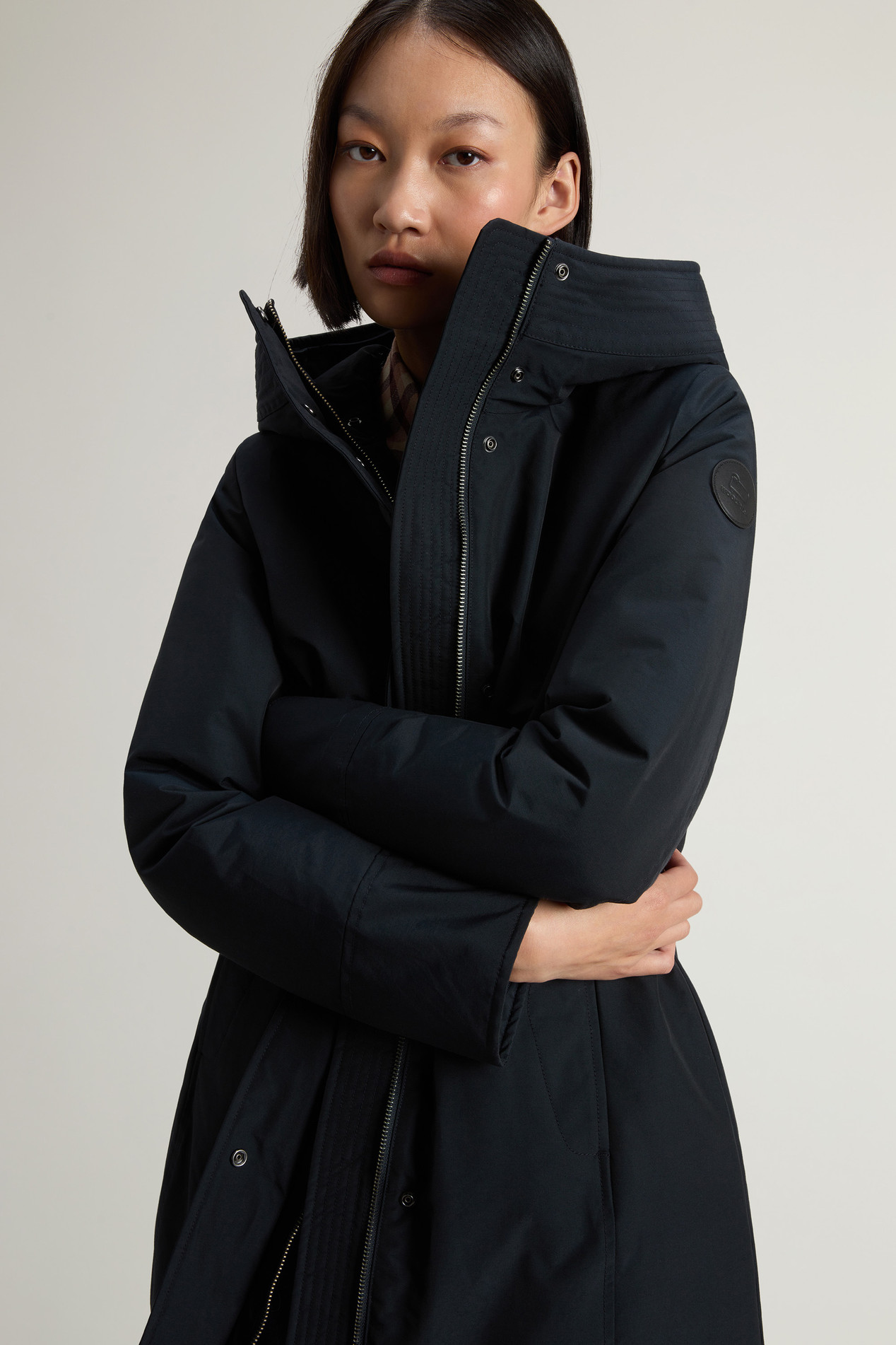 Boulder Parka in Ramar Cloth with Hood and Detachable Faux Fur Trim Blue photo 4 | Woolrich