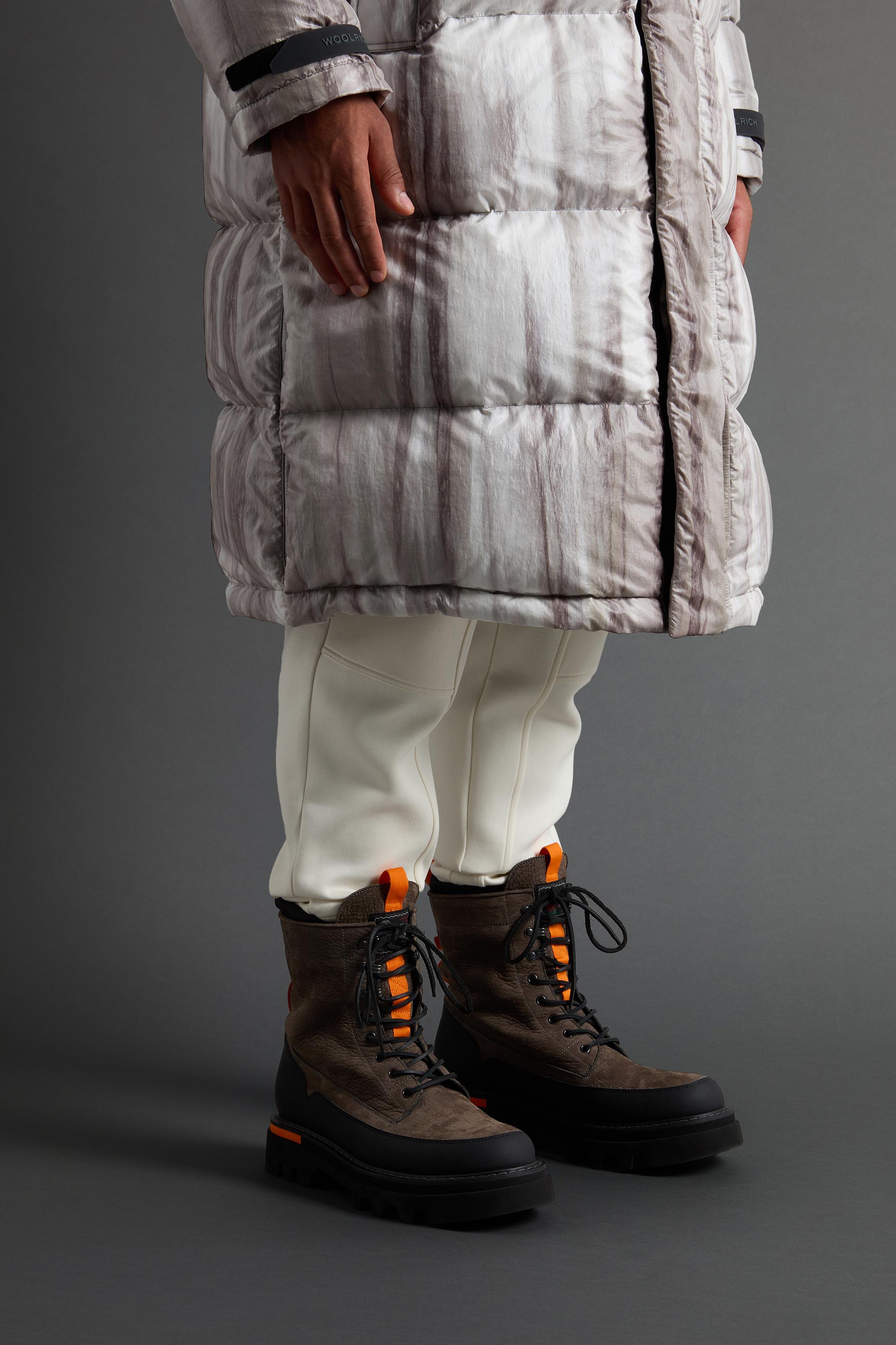 City Hiking Ankle Boots in Tumbled Leather by Todd Snyder Black photo 6 | Woolrich