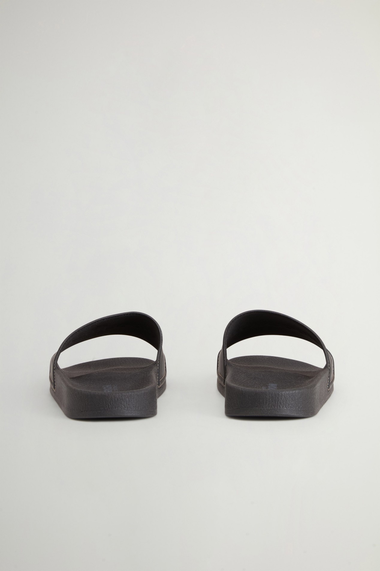 SLIDE SANDAL Black photo 3 | Woolrich