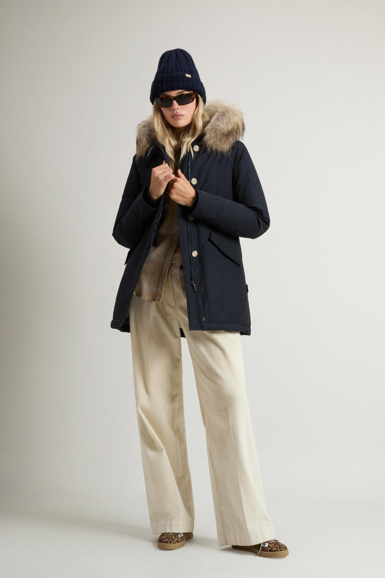 Arctic Parka aus Ramar Cloth mit abnehmbarem Pelzbesatz Blau photo 1 | Woolrich