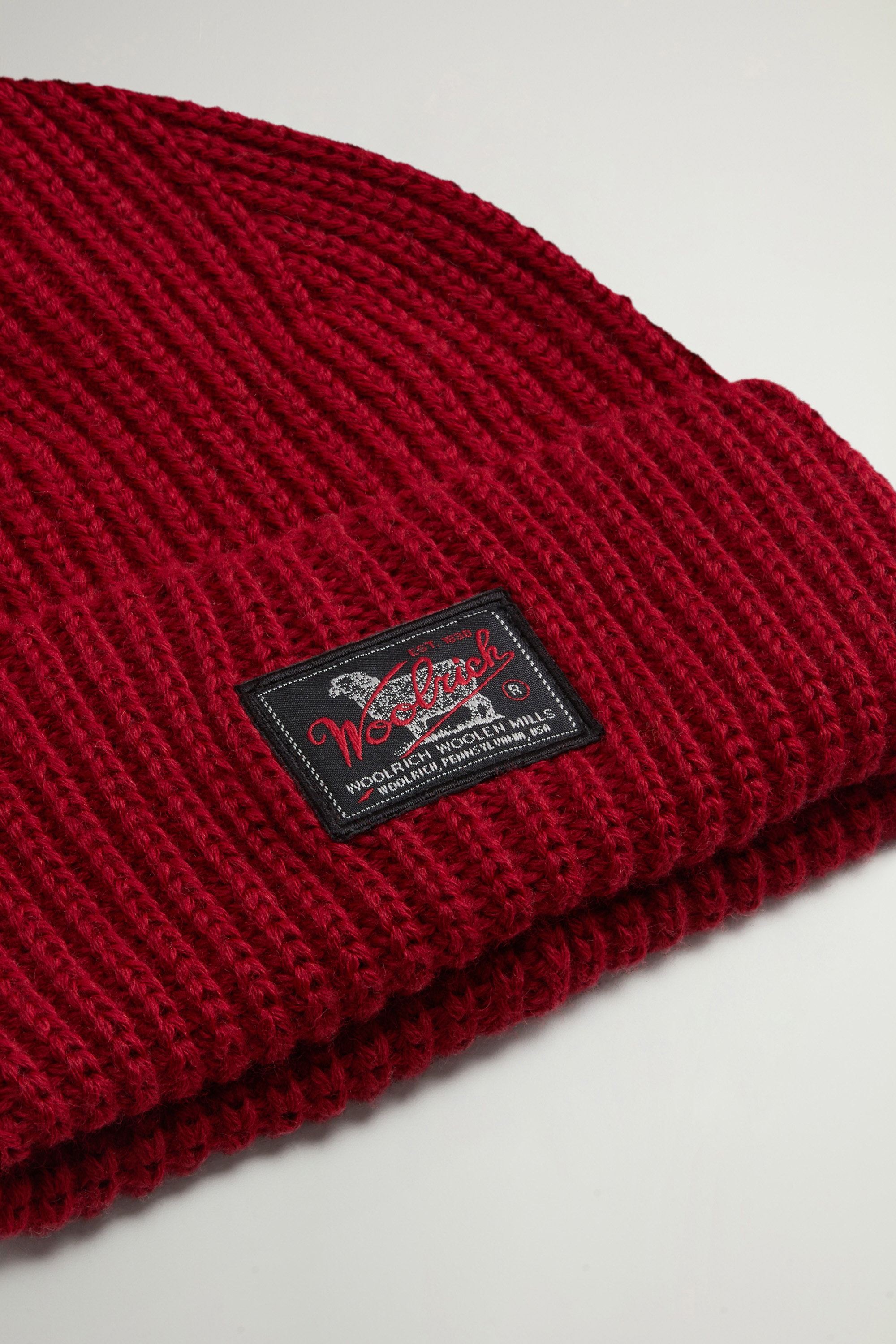 WM PATCH BEANIE Red photo 4 | Woolrich