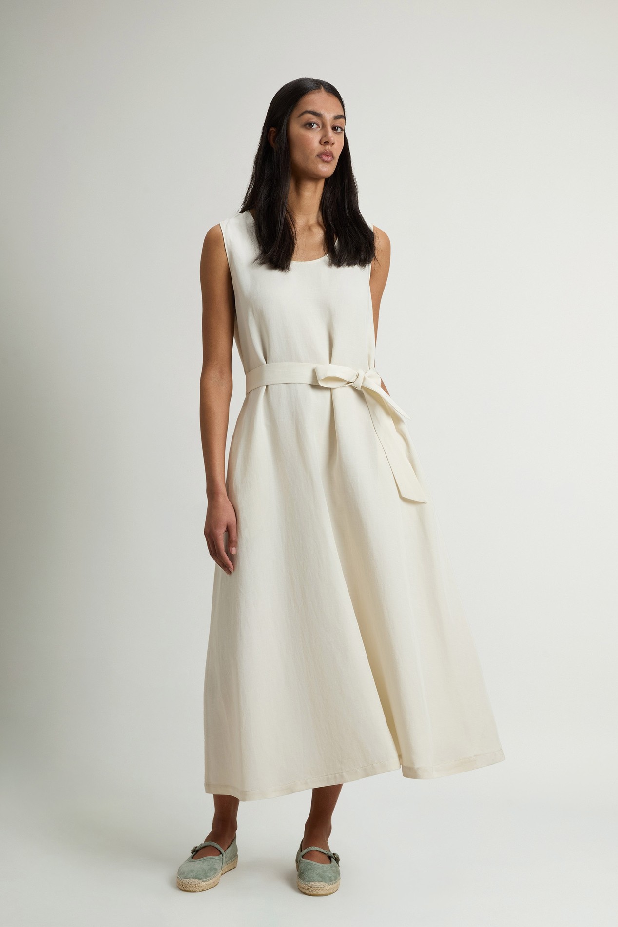 Sleeveless Dress in Linen Blend with Belt White photo 2 | Woolrich