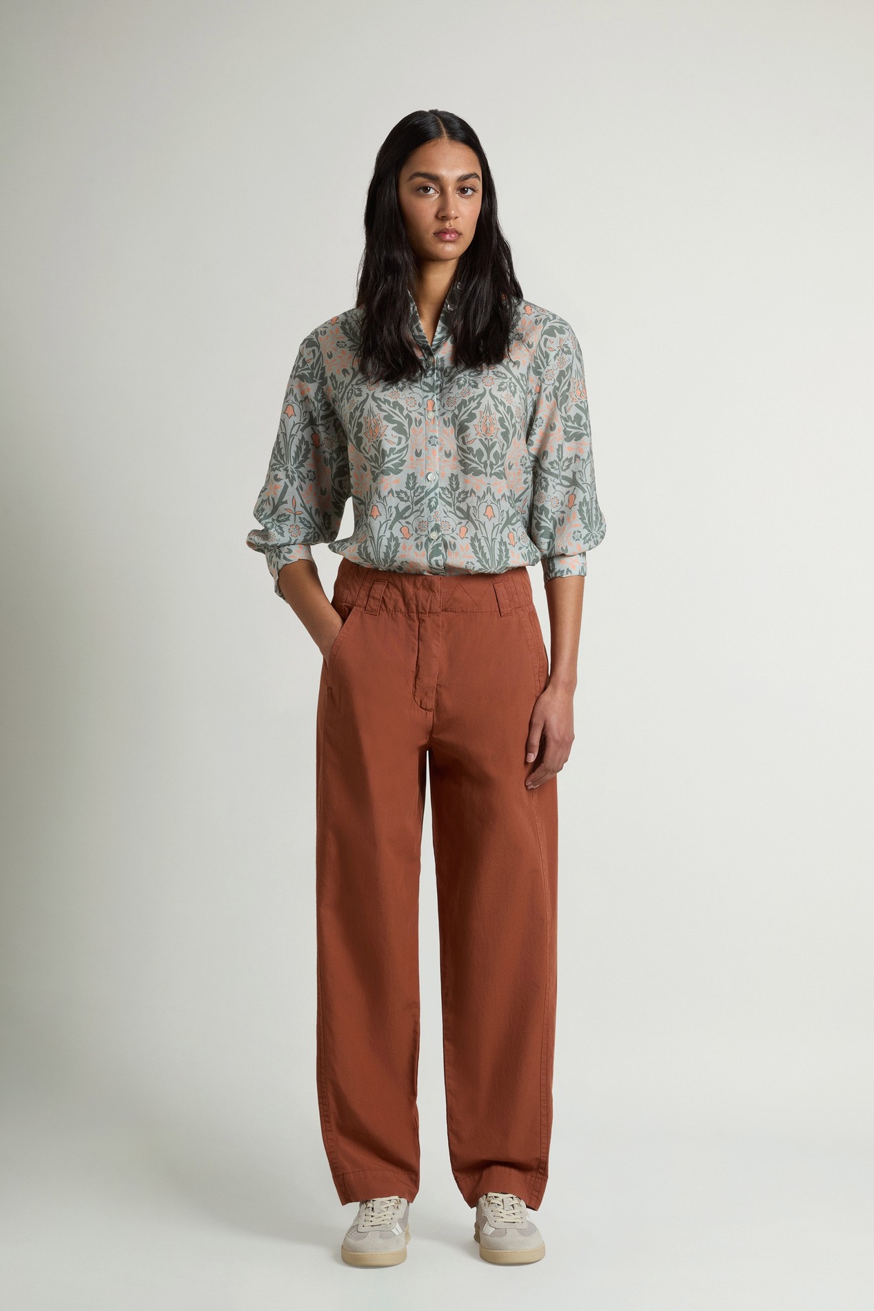 Garment-Dyed Carrot Pants in Pure Cotton Poplin Brown photo 1 | Woolrich