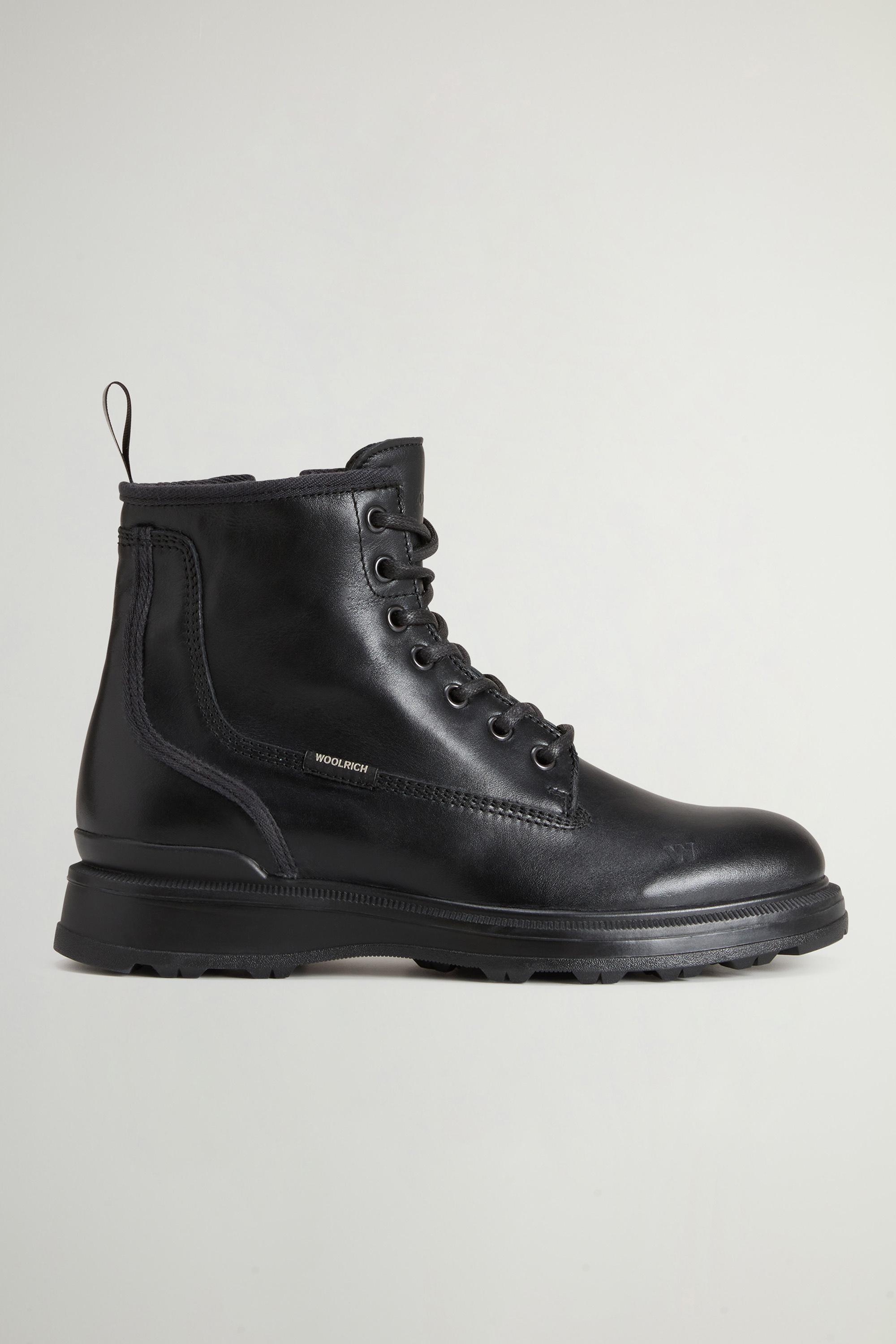 Grove Lace-Up Boots in Calfskin Leather Black photo 1 | Woolrich