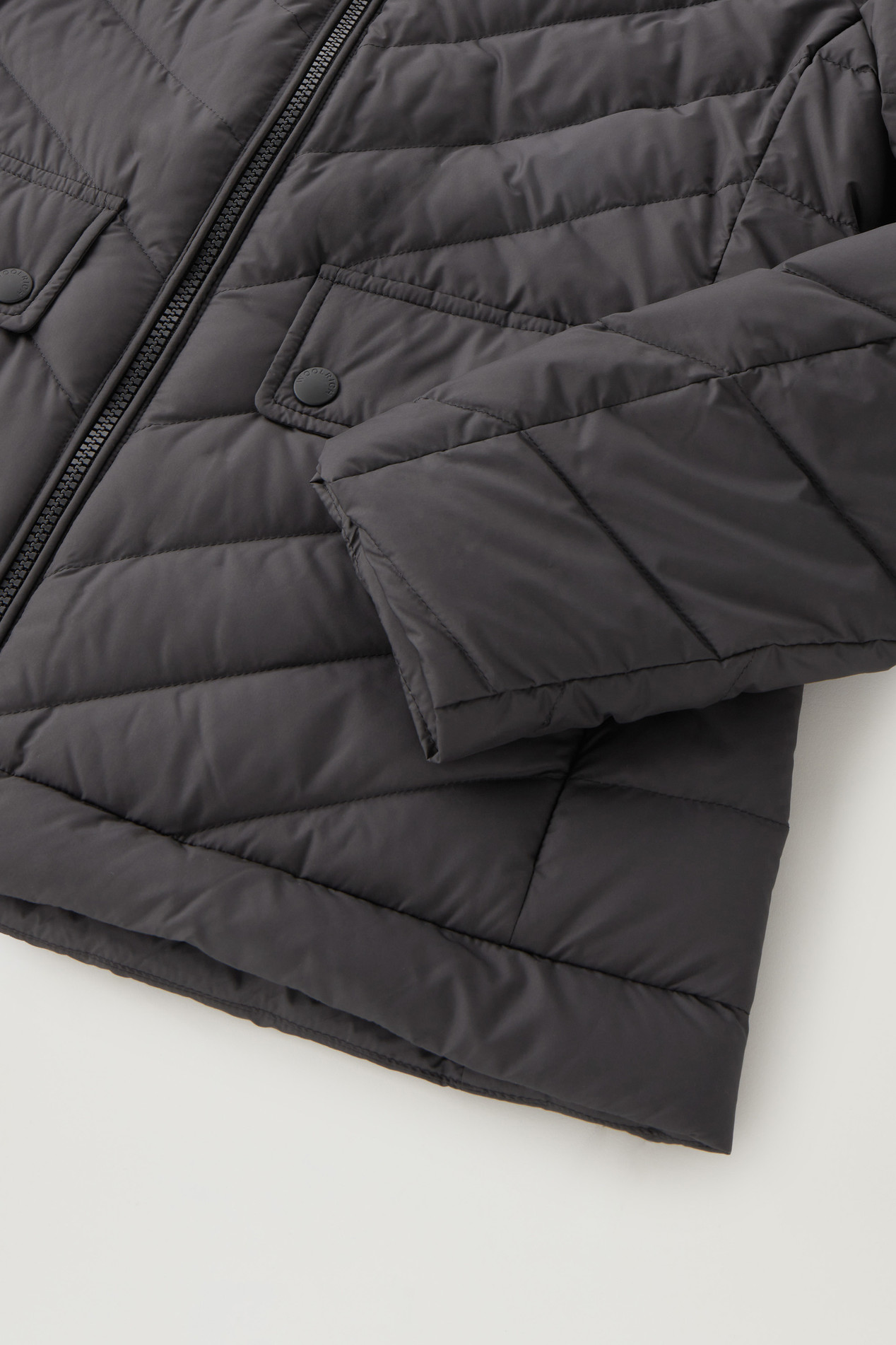 Short Padded Jacket with Chevron Quilting Black photo 4 | Woolrich