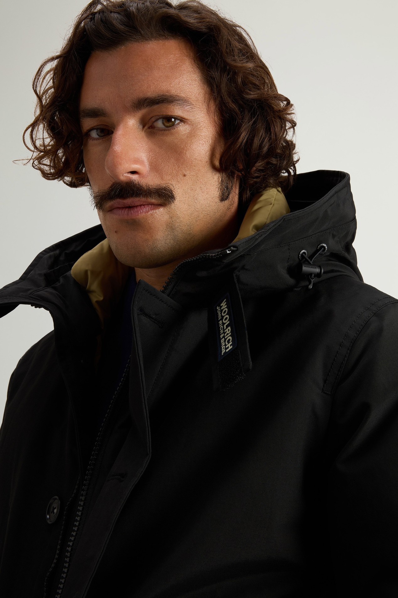 Padded Polar bomber jacket in Ramar Cloth with hood Black photo 4 | Woolrich