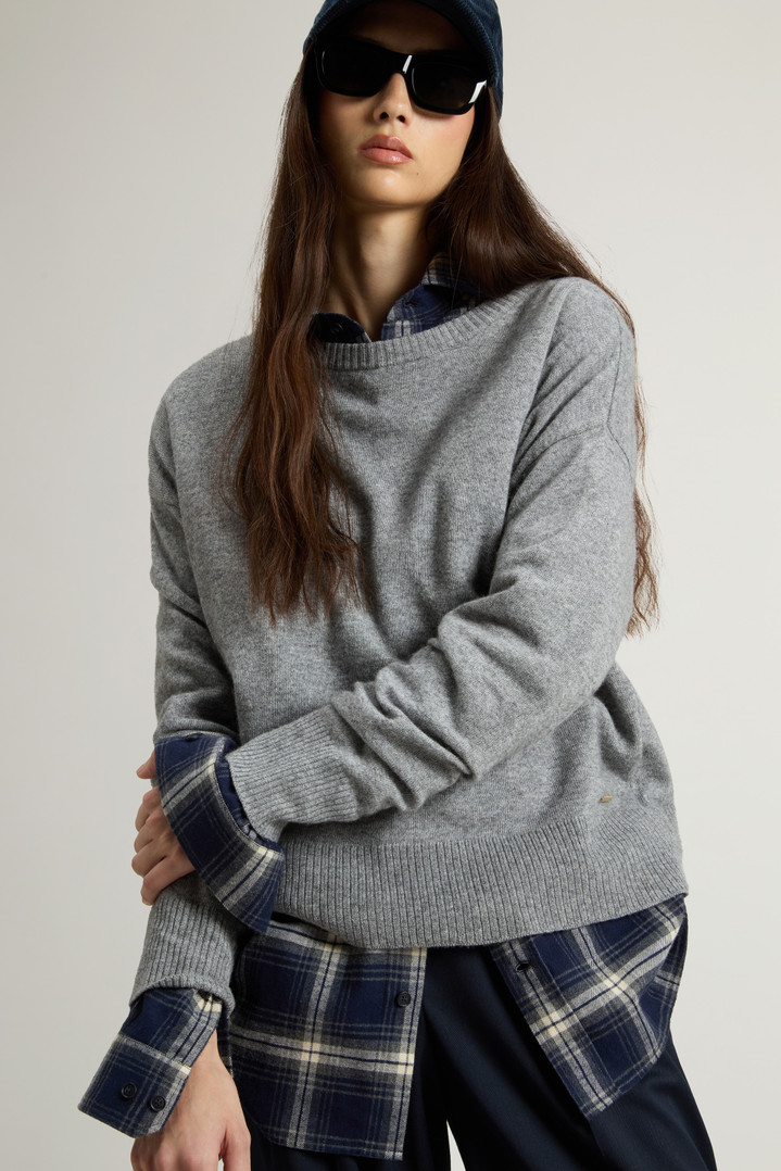 Crewneck Sweater in Virgin Wool and Cashmere Blend Gray photo 4 | Woolrich