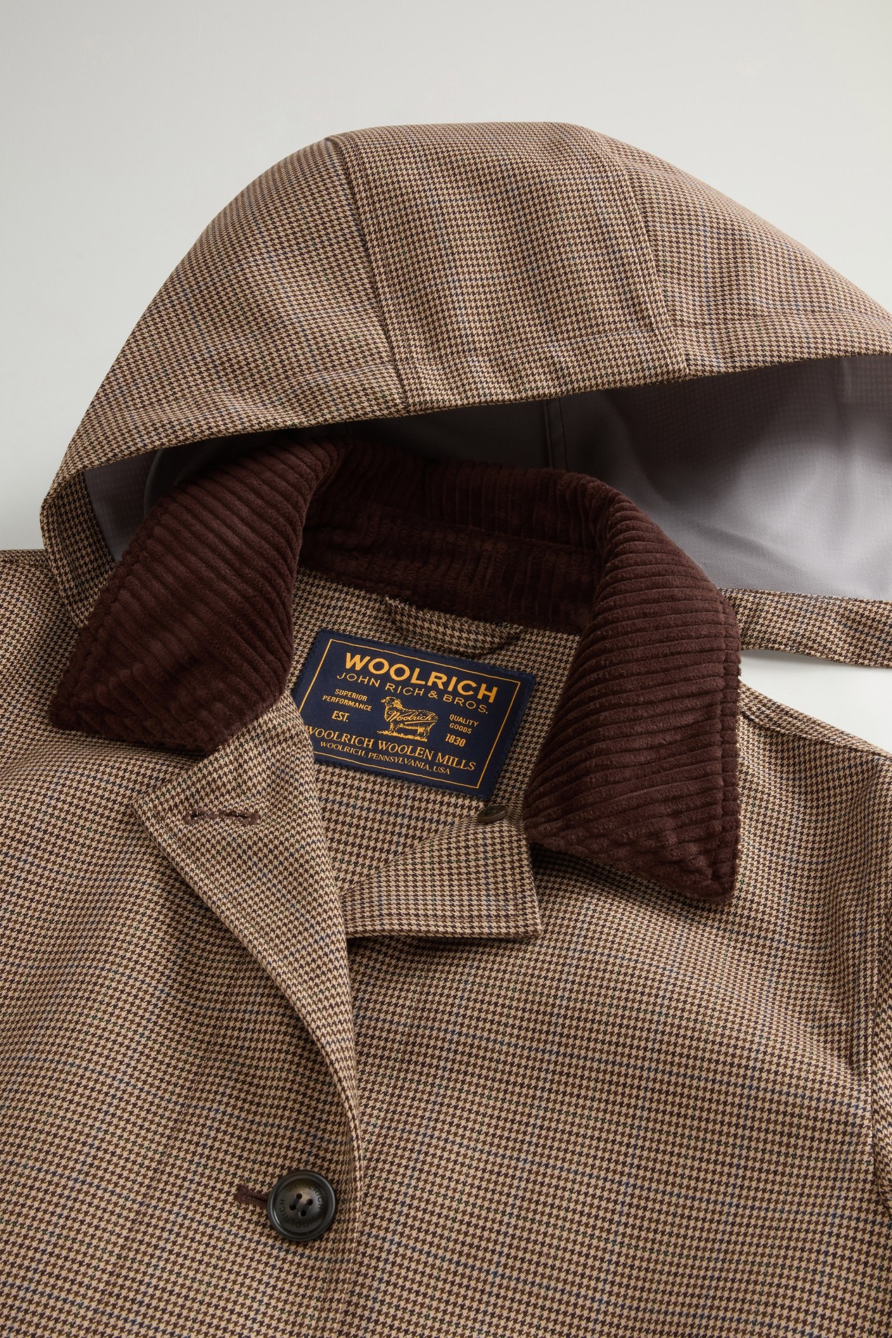 Coat in Yarn-Dyed Three-Layered Fabric with Removable Hood Brown photo 6 | Woolrich